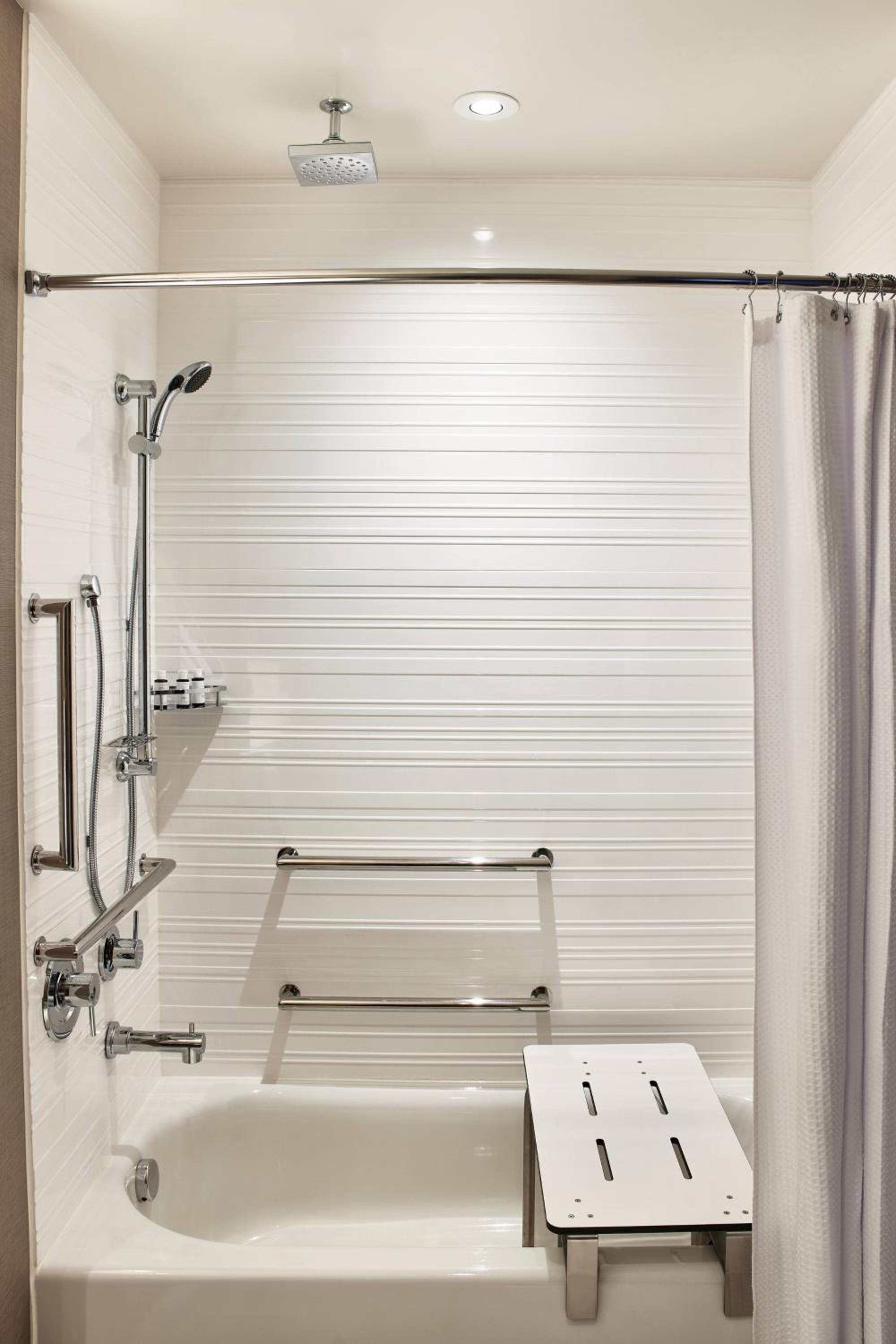 King Guest Room - Photo 6