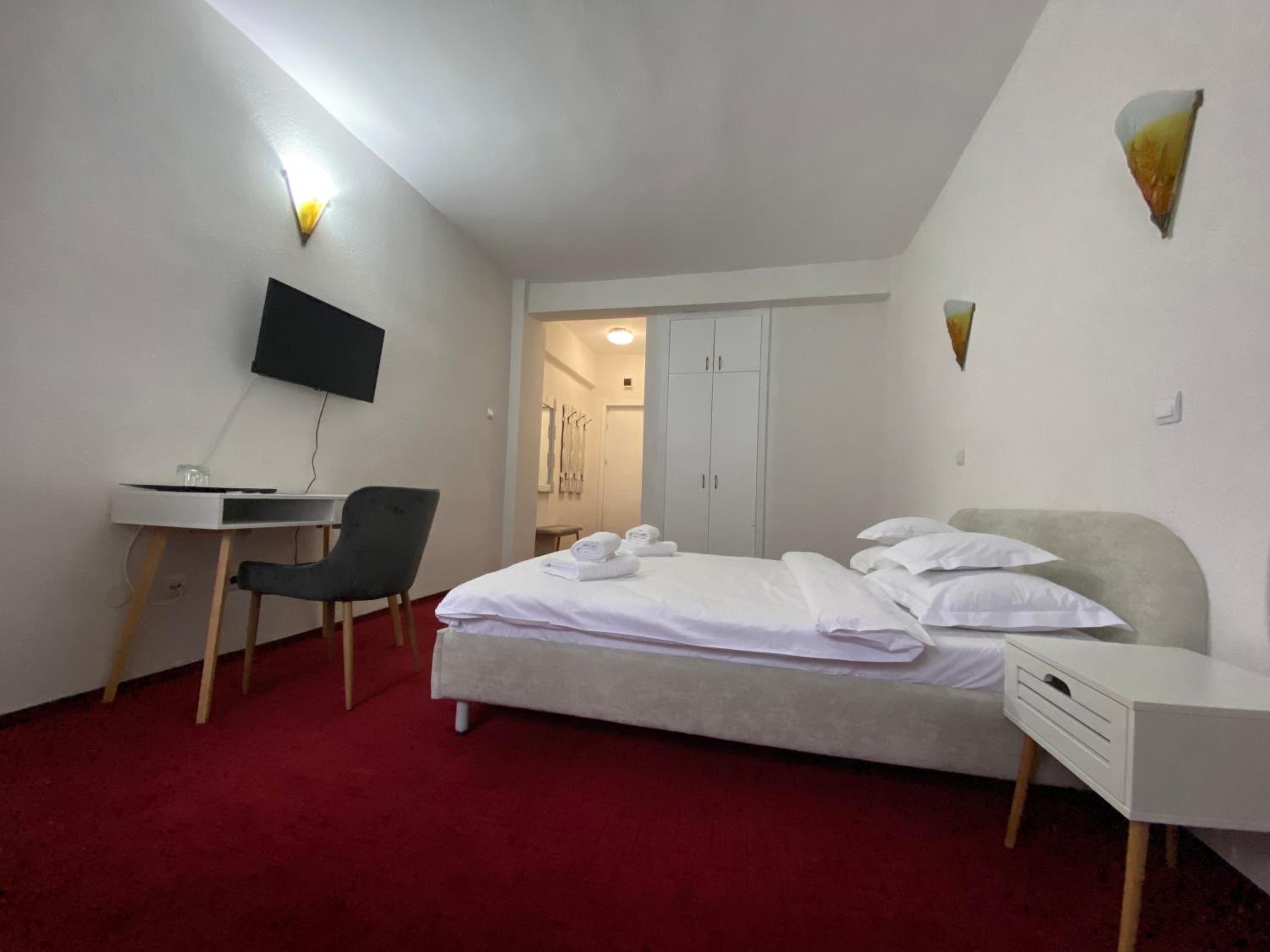 Standard Double Room - Photo 5