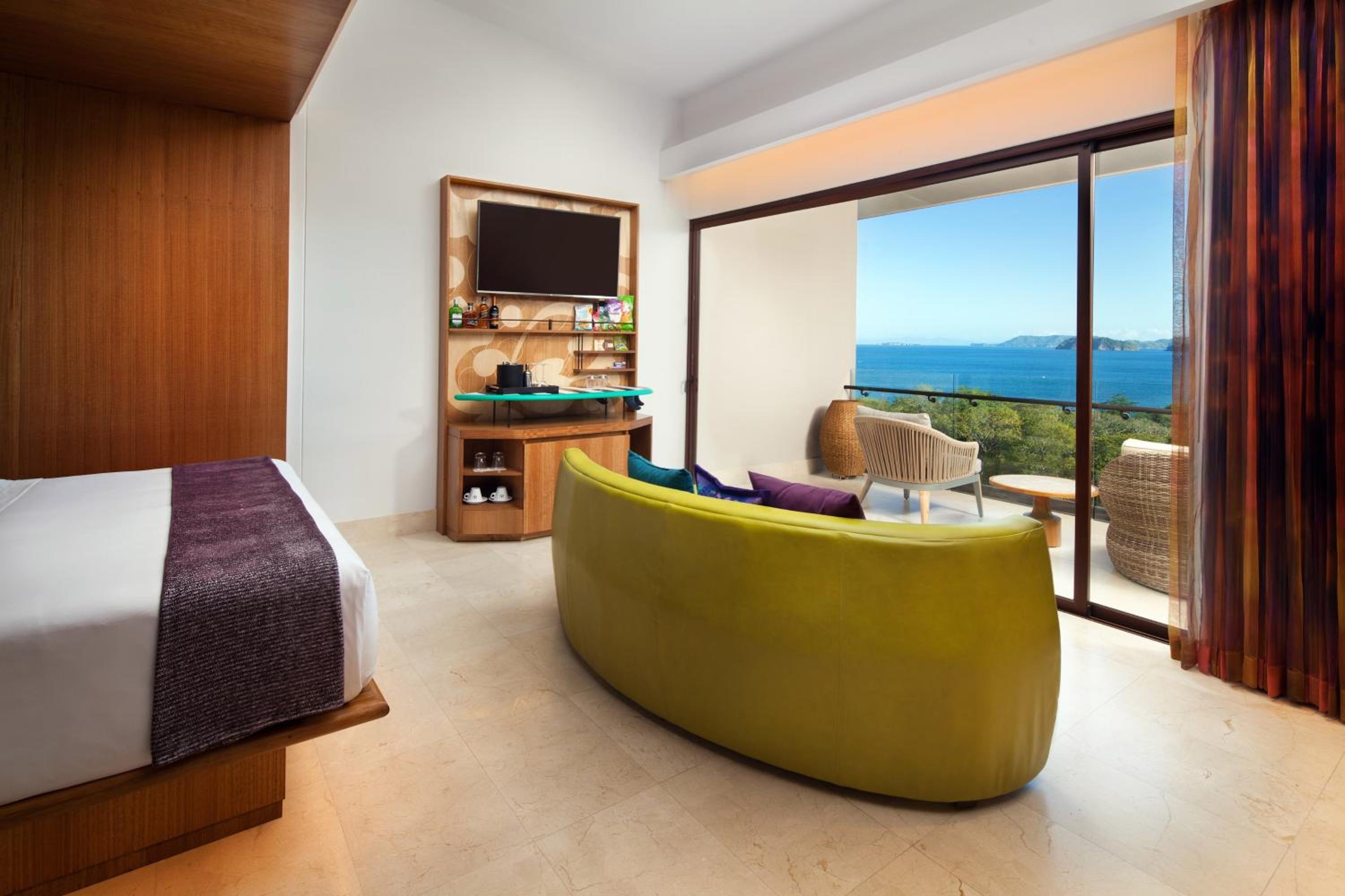 Premier King Room with Balcony and Ocean View