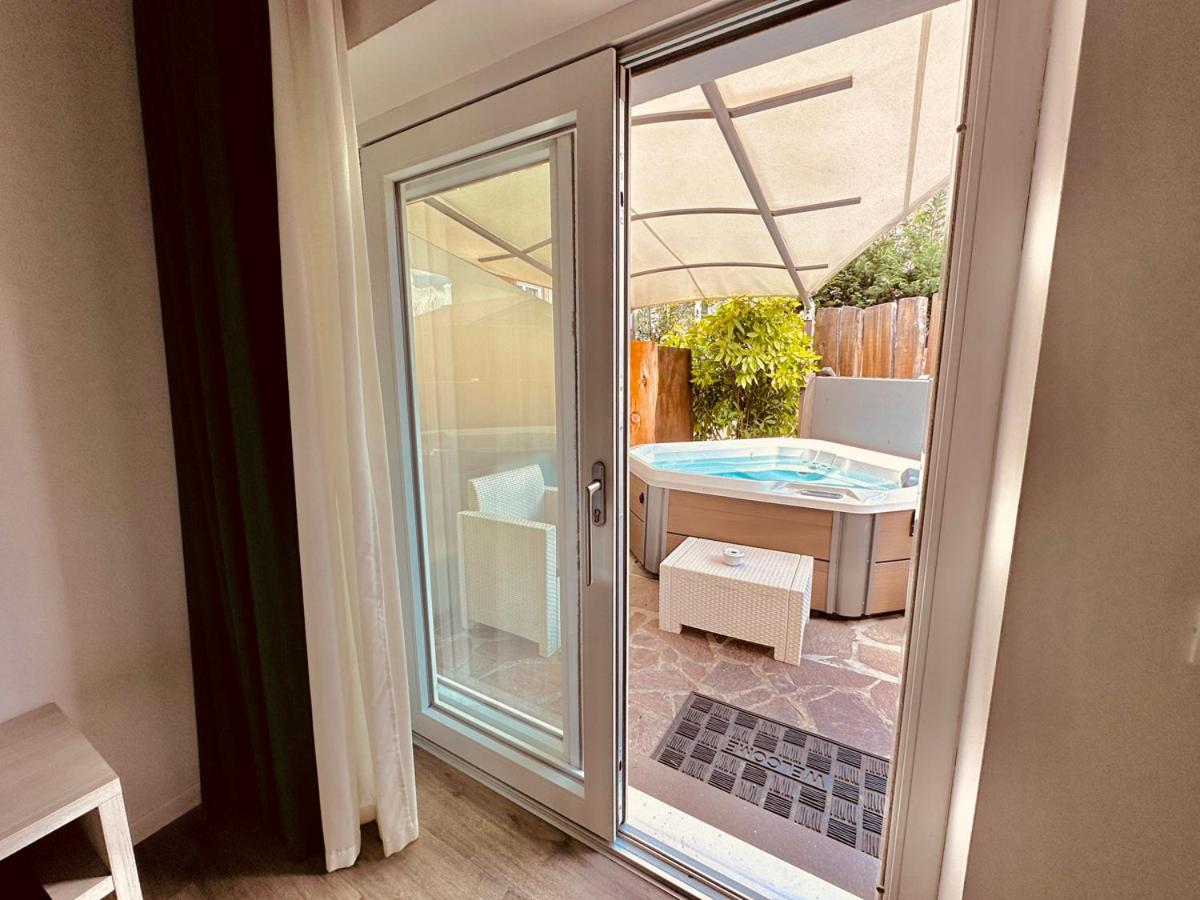 Deluxe Double or Twin Room with Spa Bath - Photo 7