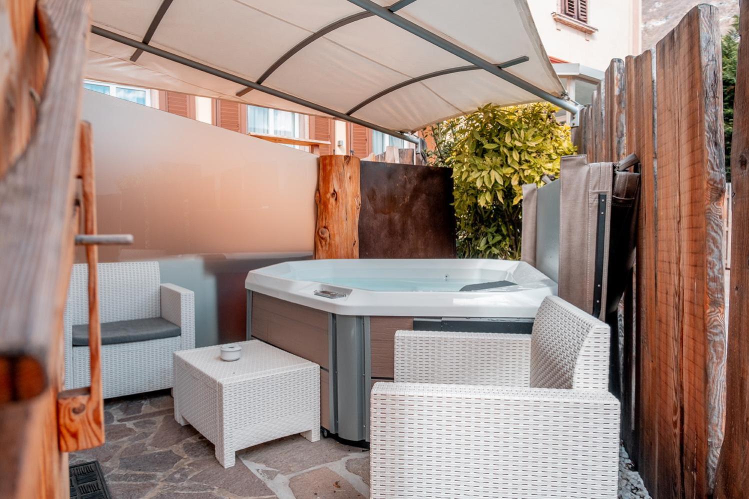 Deluxe Double or Twin Room with Spa Bath - Photo 8