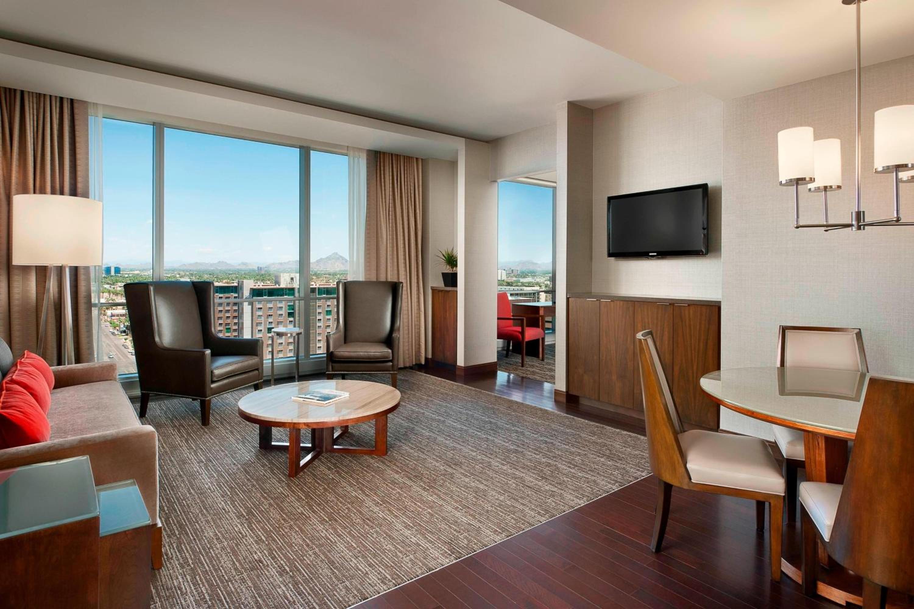Corner King Studio Suite with City View - Hearing Accessible - Photo 1