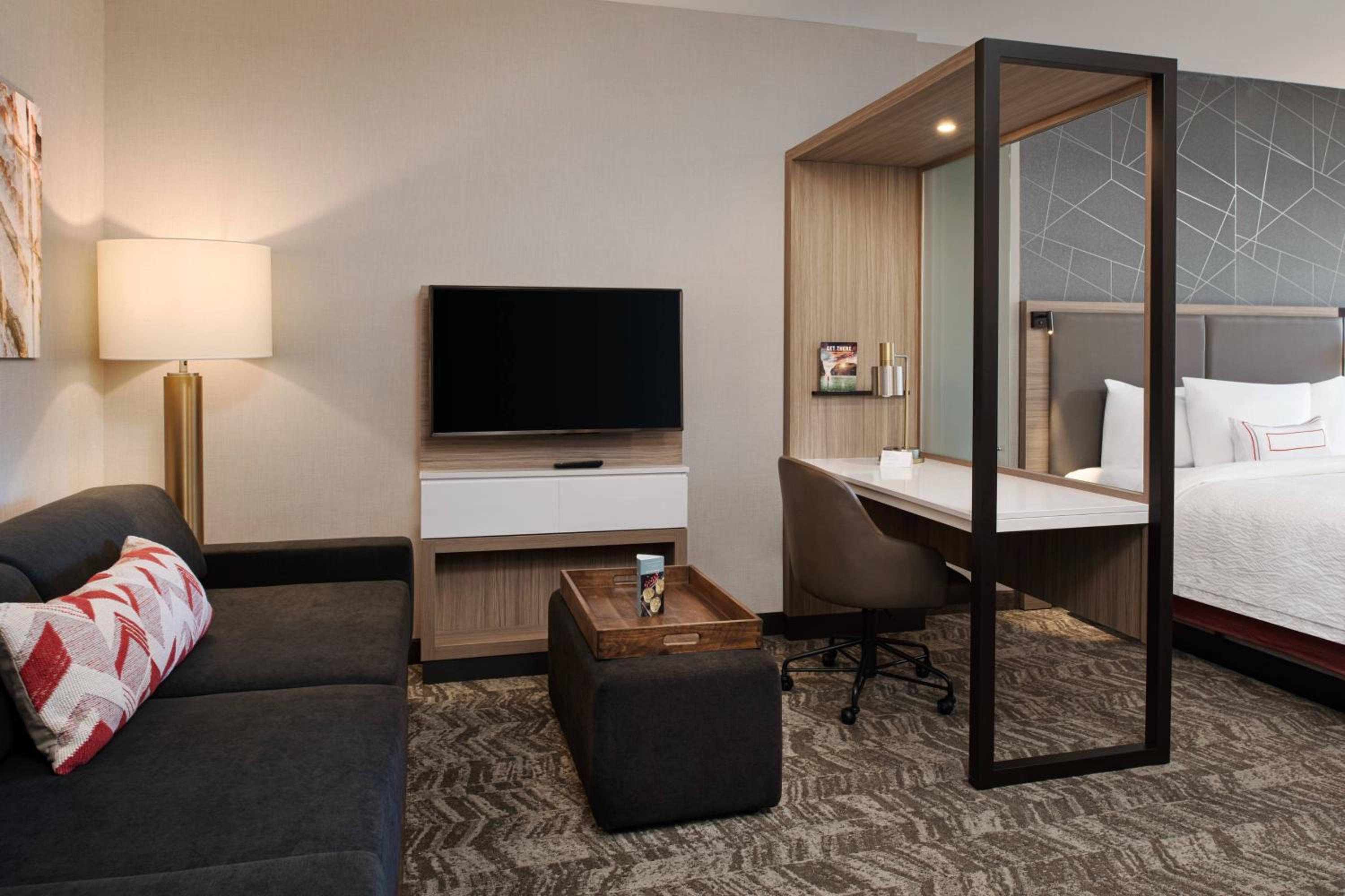 Studio Suite, 2 King, Trundle bed