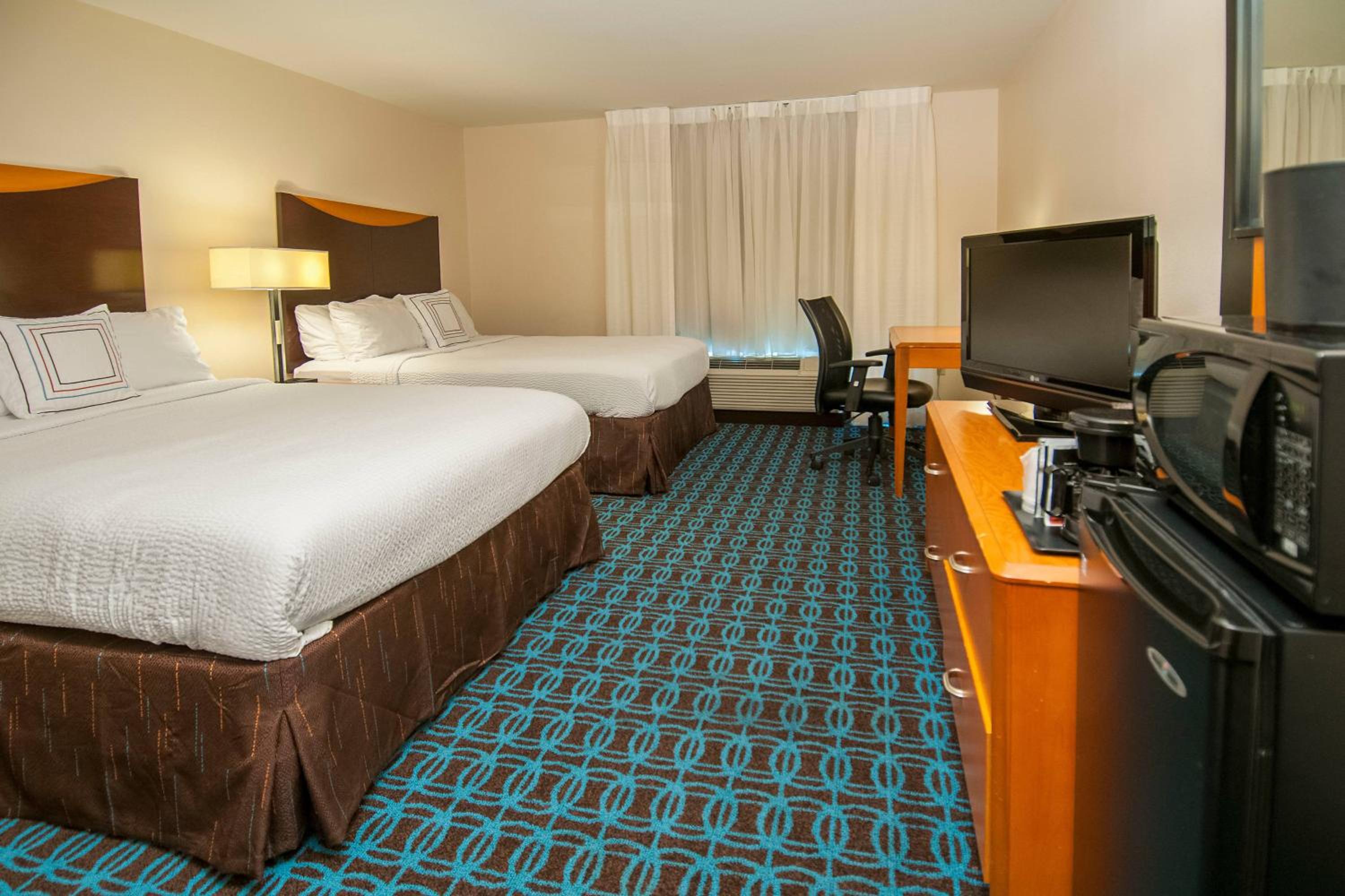 Queen Room with Two Queen Beds - Photo 1