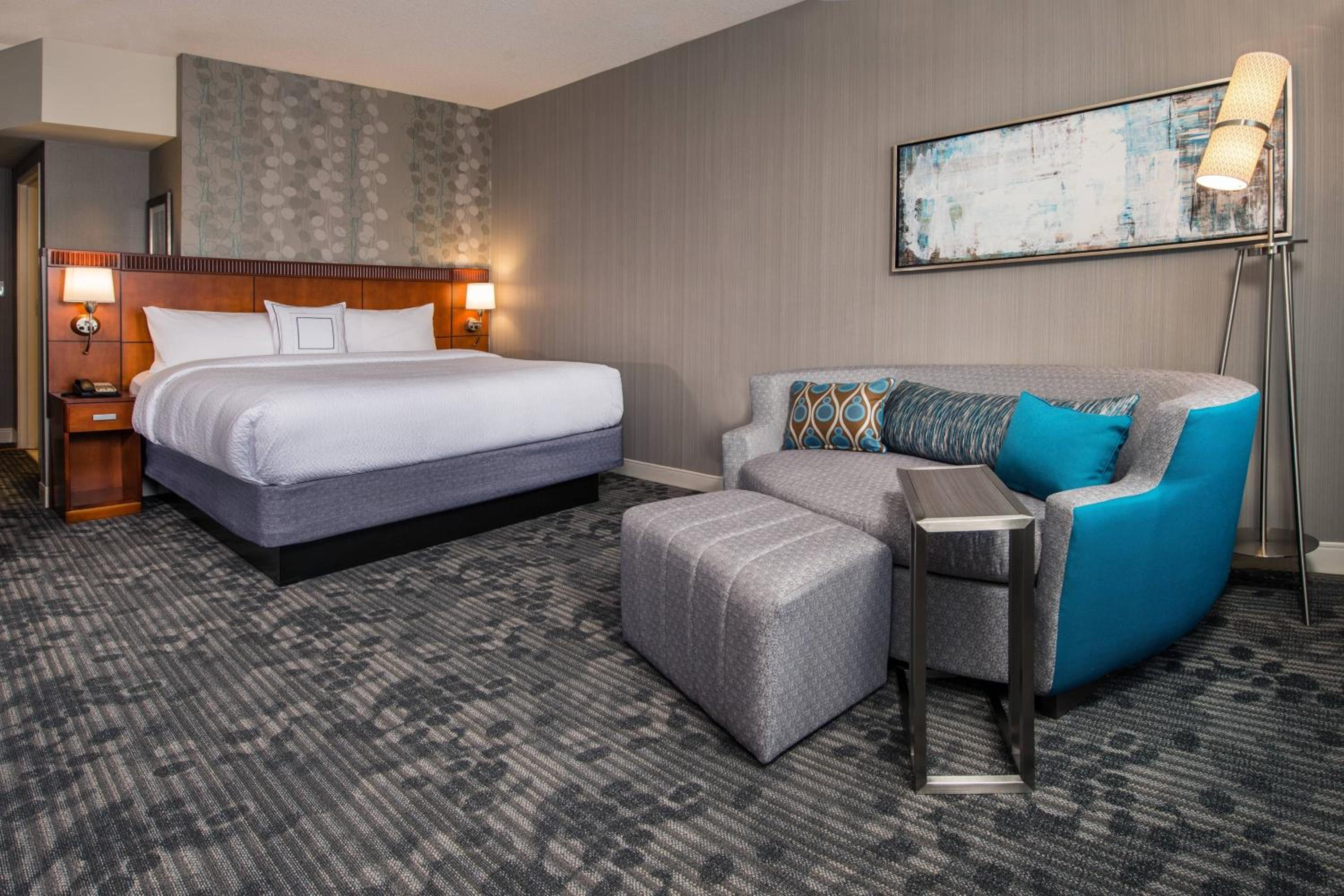 King Room with Sofa Bed and Lake View - Photo 5