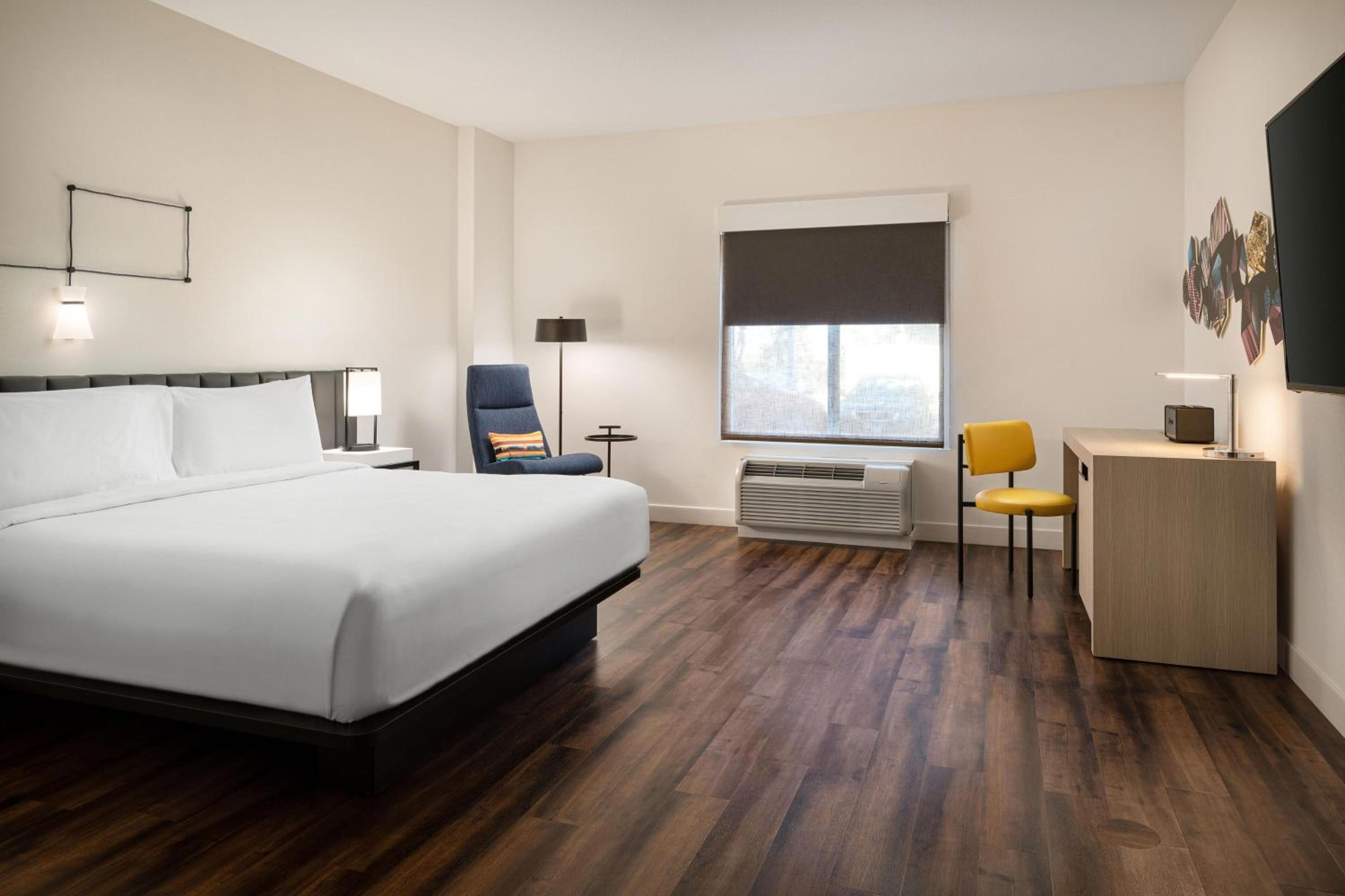 Aloft, Guest room, 1 King - Photo 3