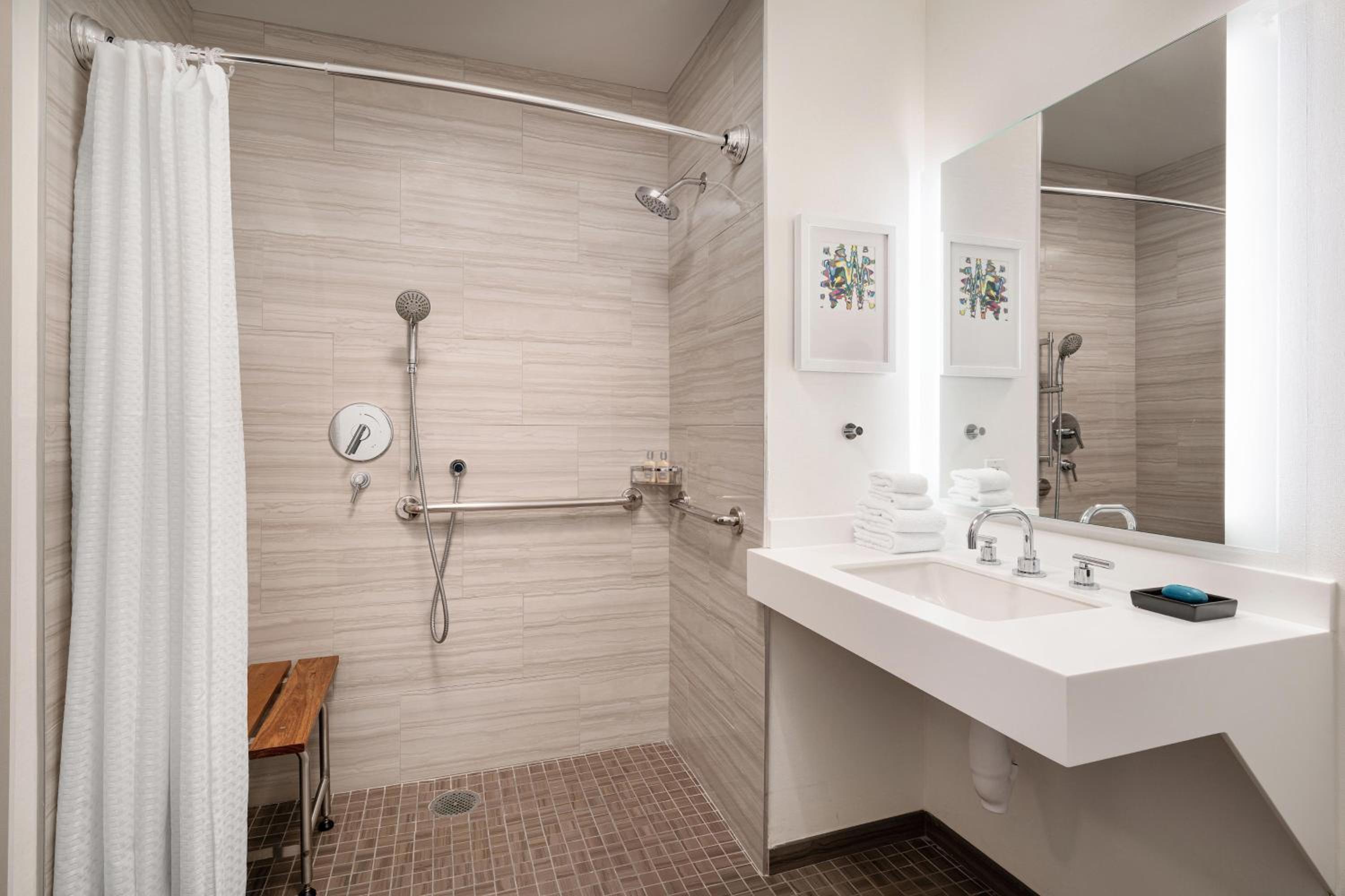 Aloft, Guest room, 1 King - Photo 6