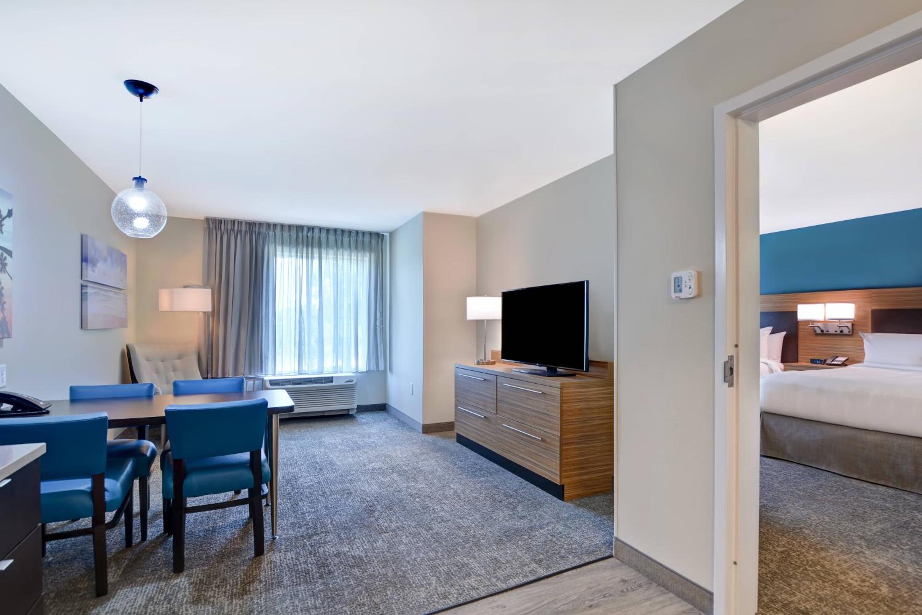 1 Bedroom Suite, 2 Queen - Photo 8