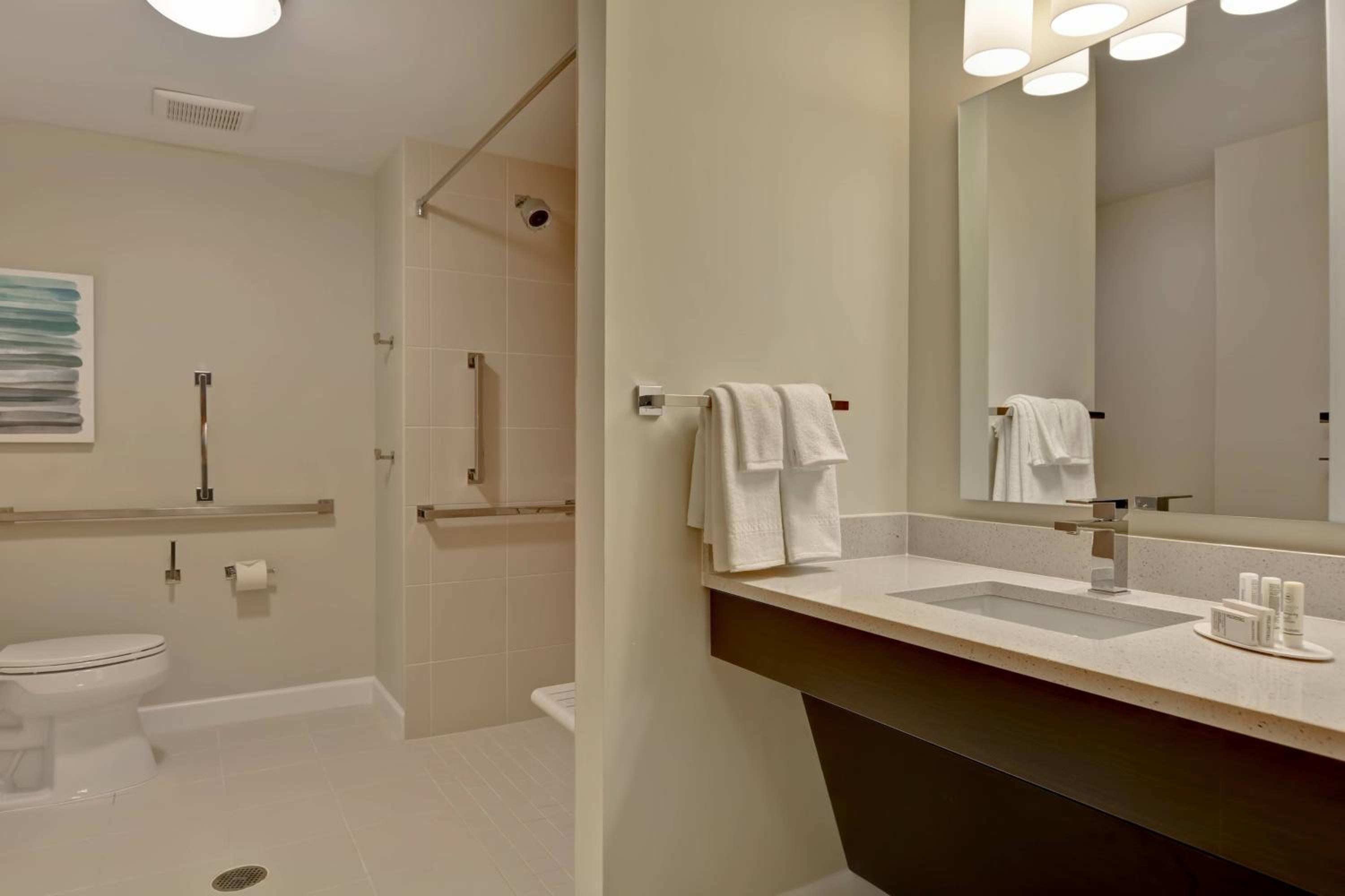 1 Bedroom Suite, 2 Queen - Photo 7