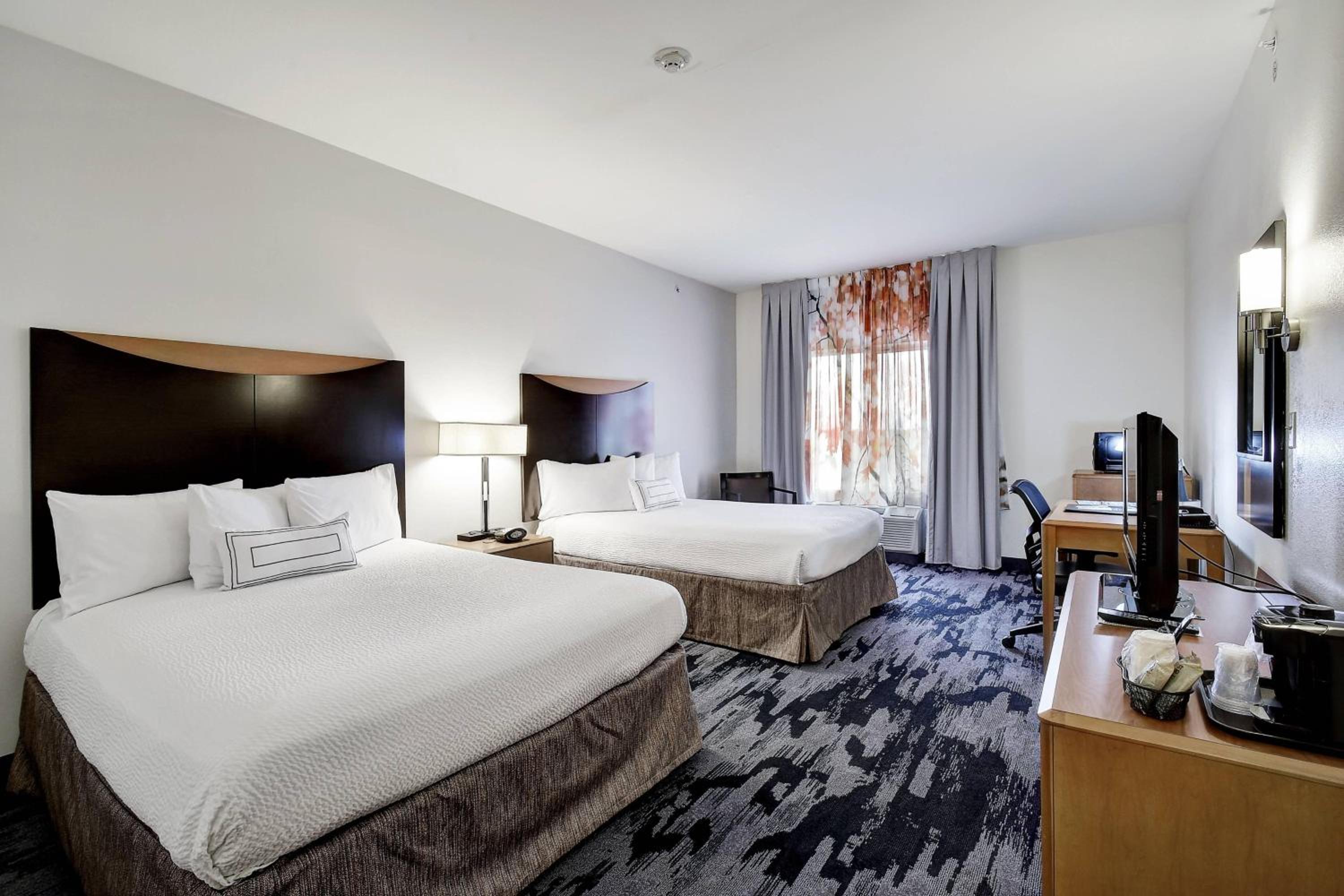 Queen Room with Two Queen Beds - Photo 1