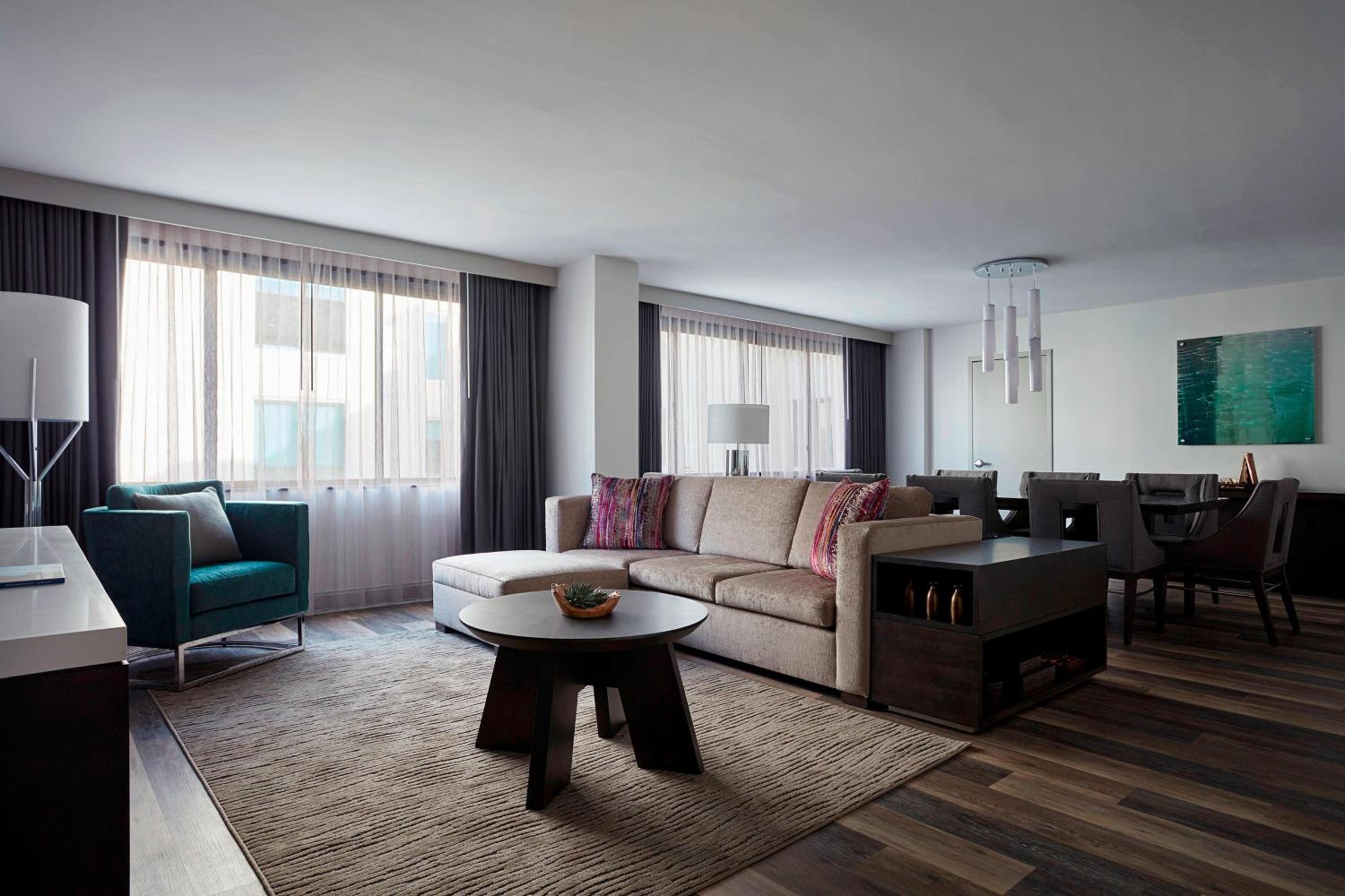One-Bedroom Premier King Suite - Photo 2