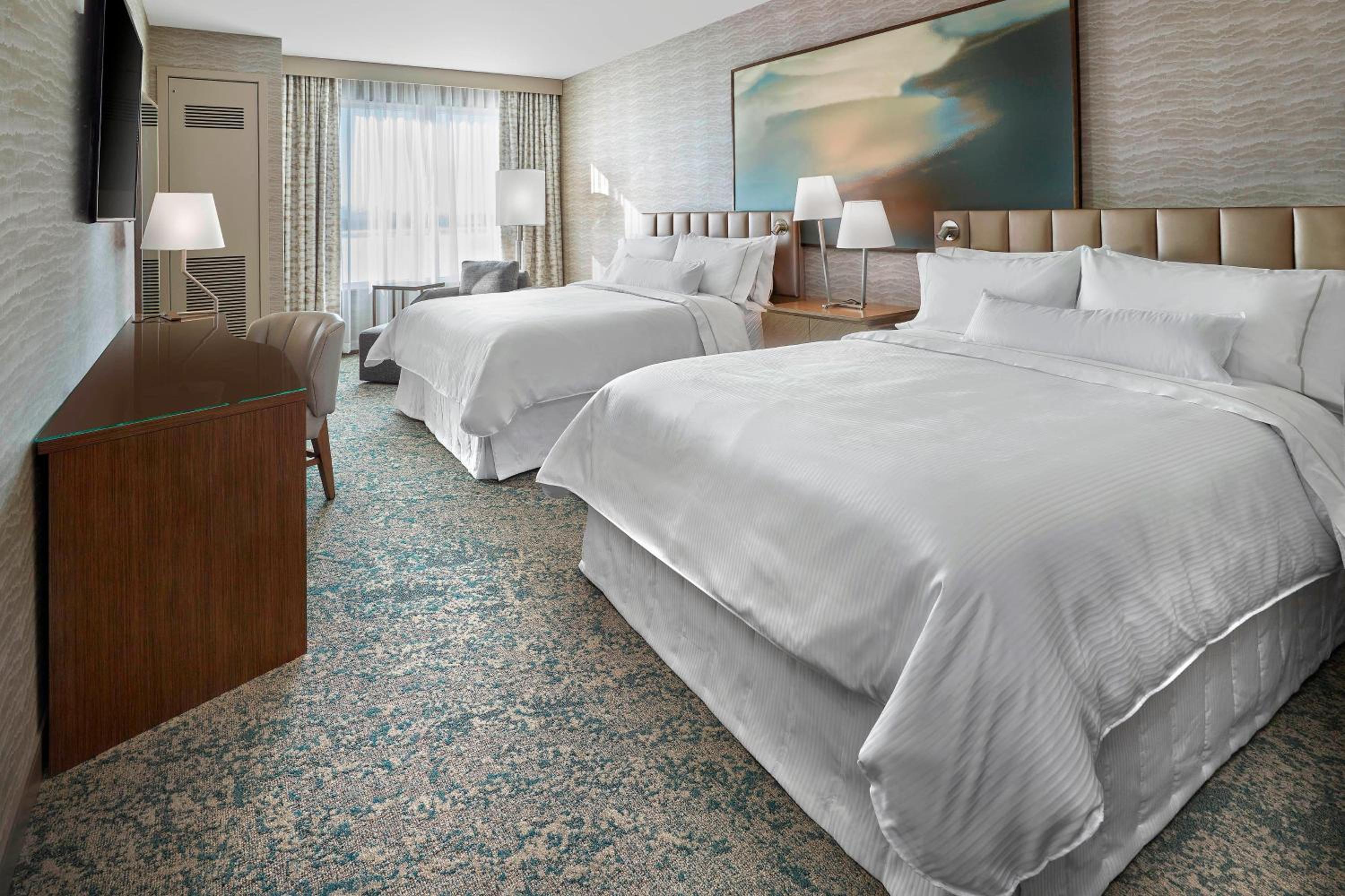 Traditional Queen Room with Two Queen Beds