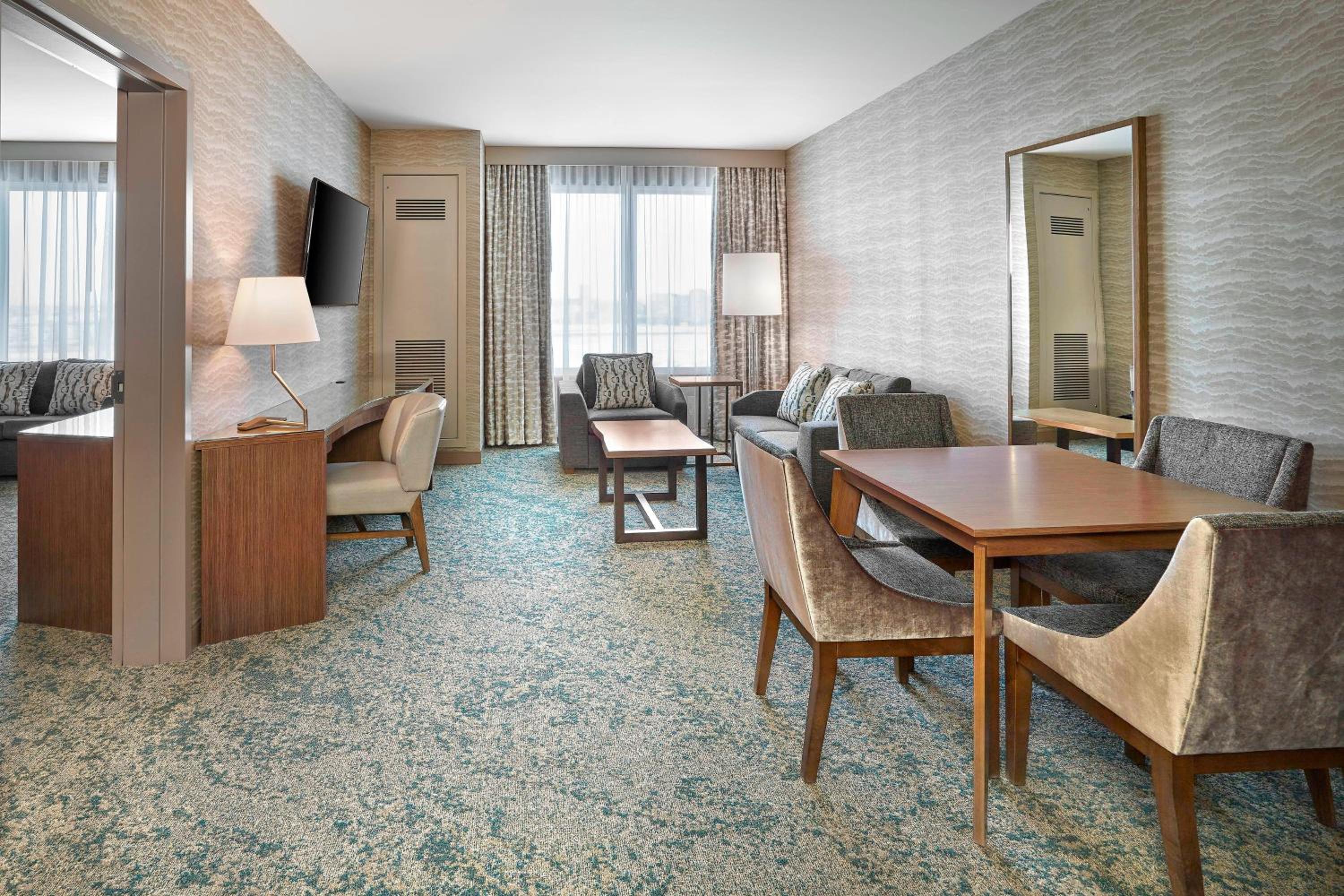 One-Bedroom King Suite