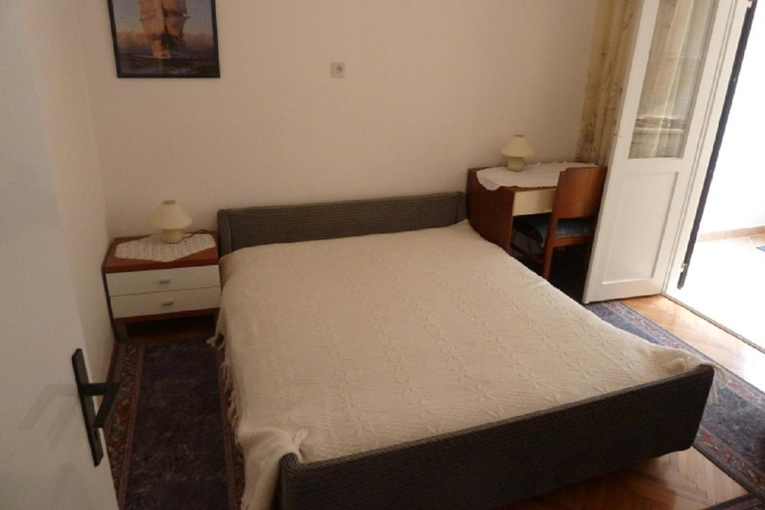 One-Bedroom Apartment with Terrace photo 1