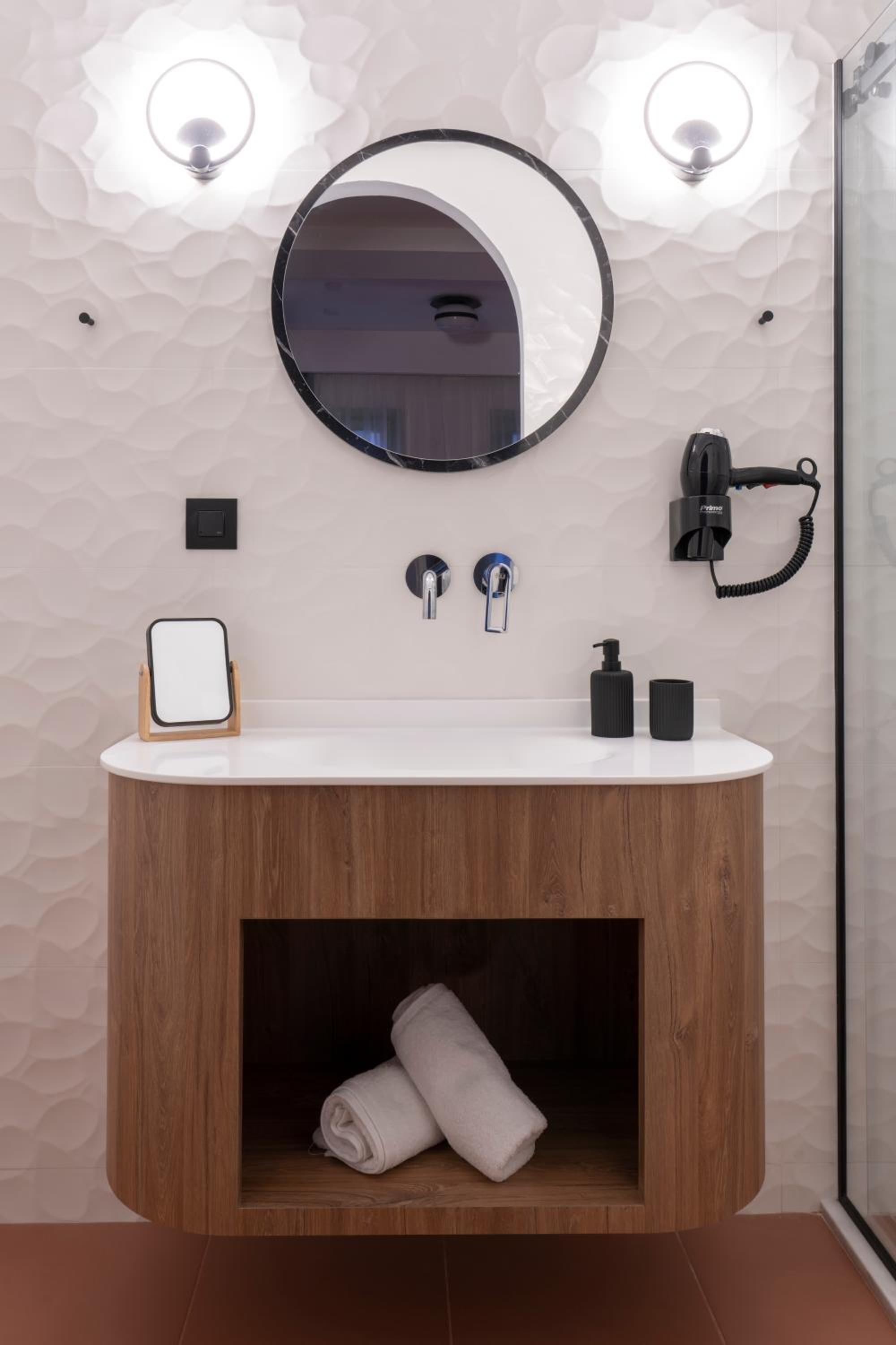 Double Room with Private Bathroom - Photo 5