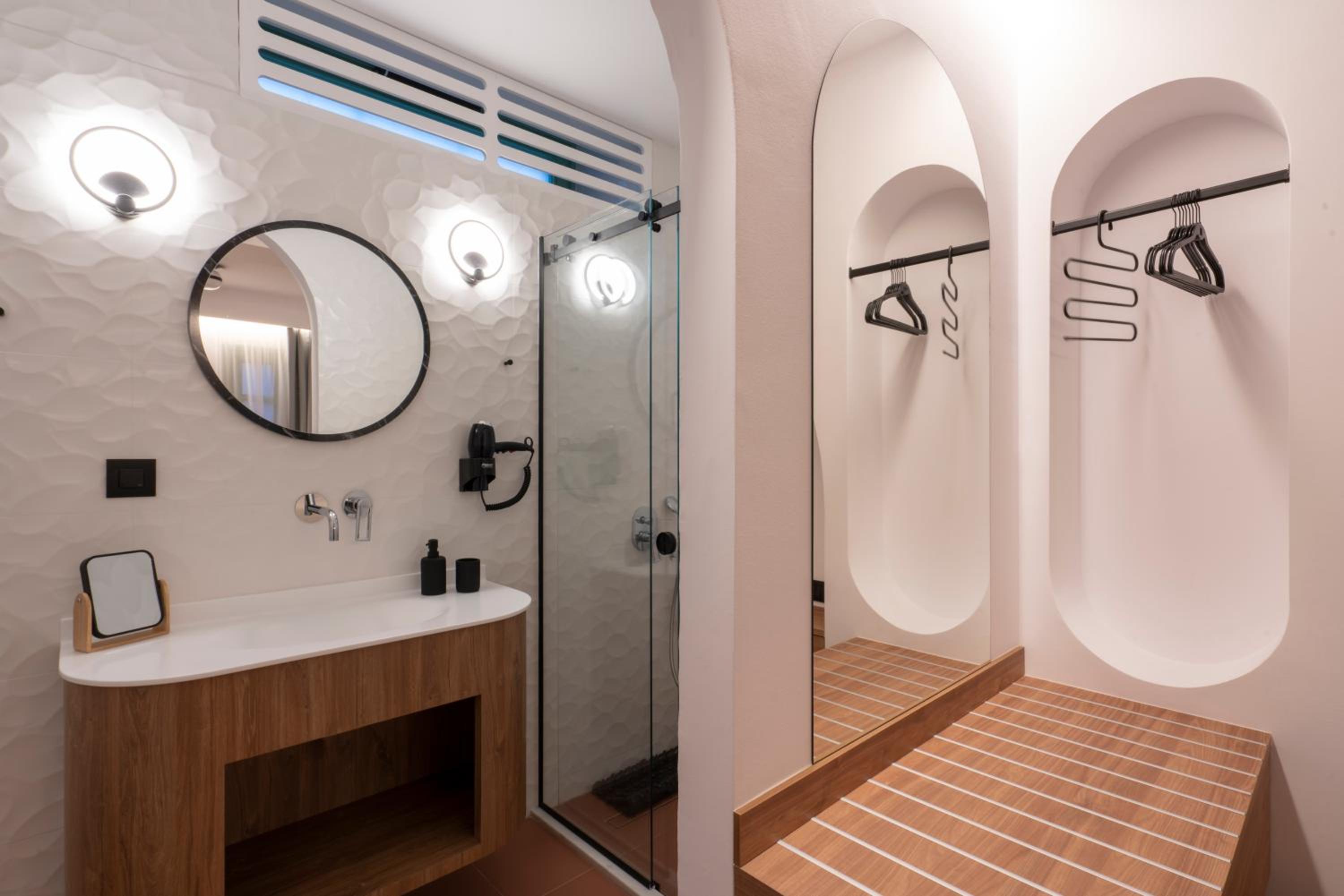Double Room with Private Bathroom - Photo 3