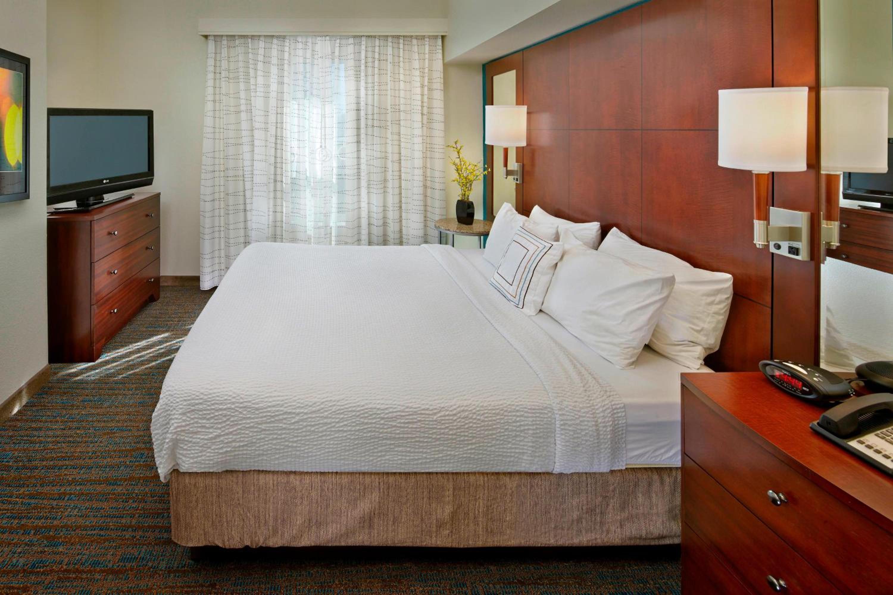 1 King Bed  - Photo 2