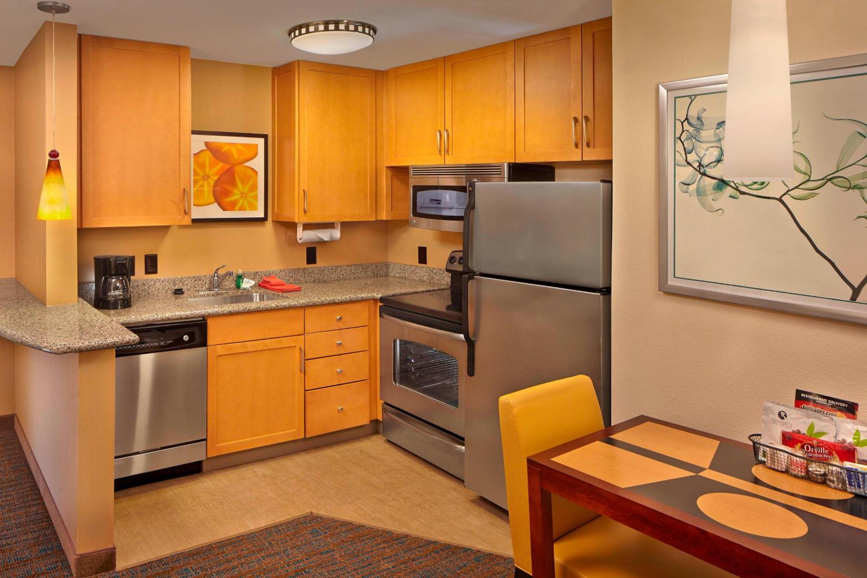 Two-Bedroom Suite - Photo 3