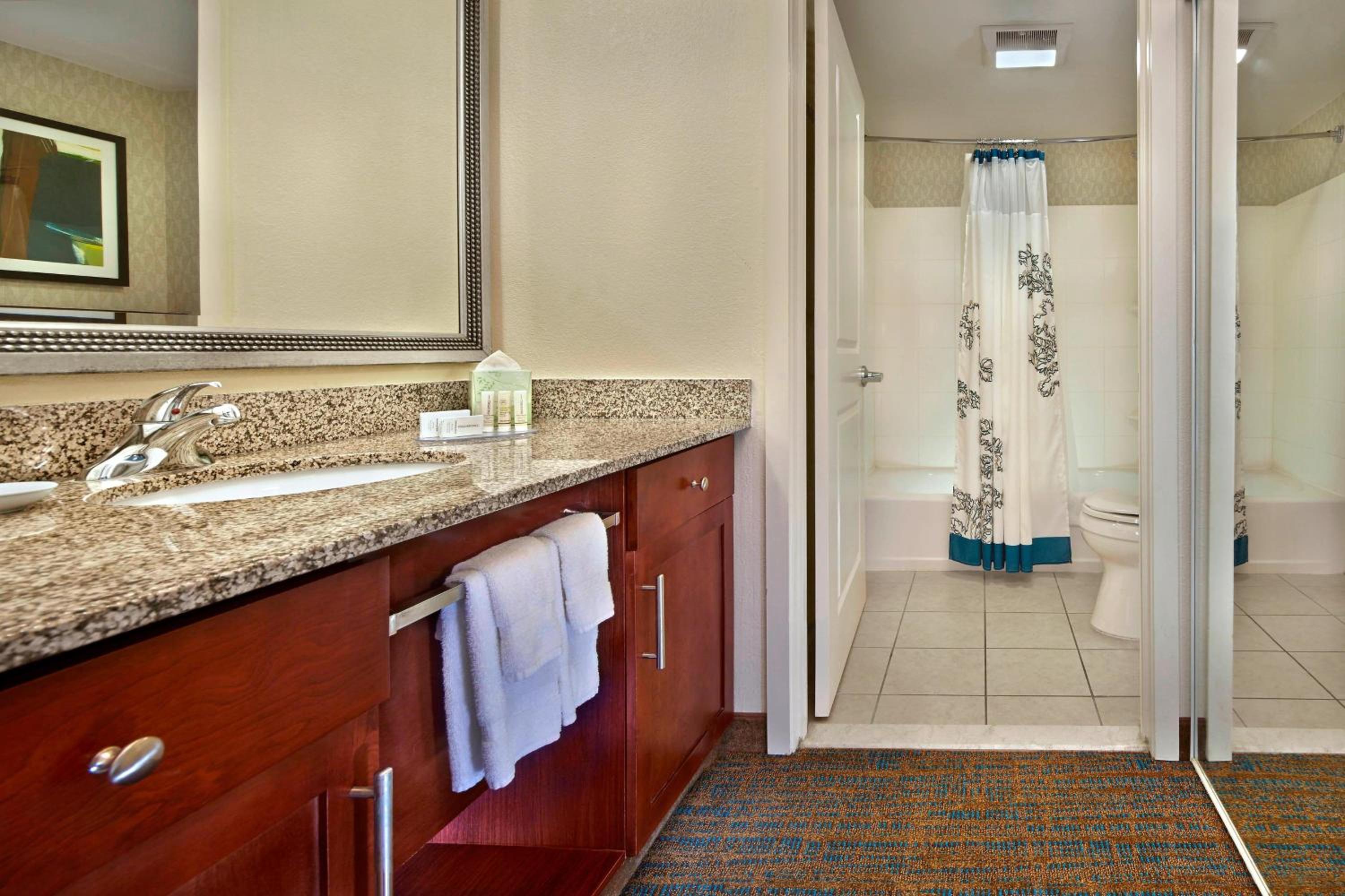 Two-Bedroom Suite - Photo 2