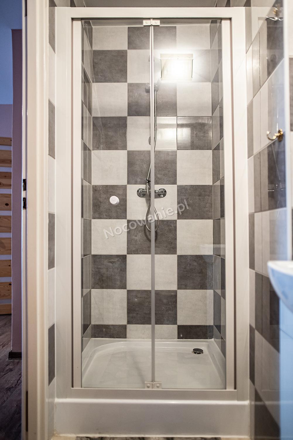 Quadruple Room with Private Bathroom - Photo 4