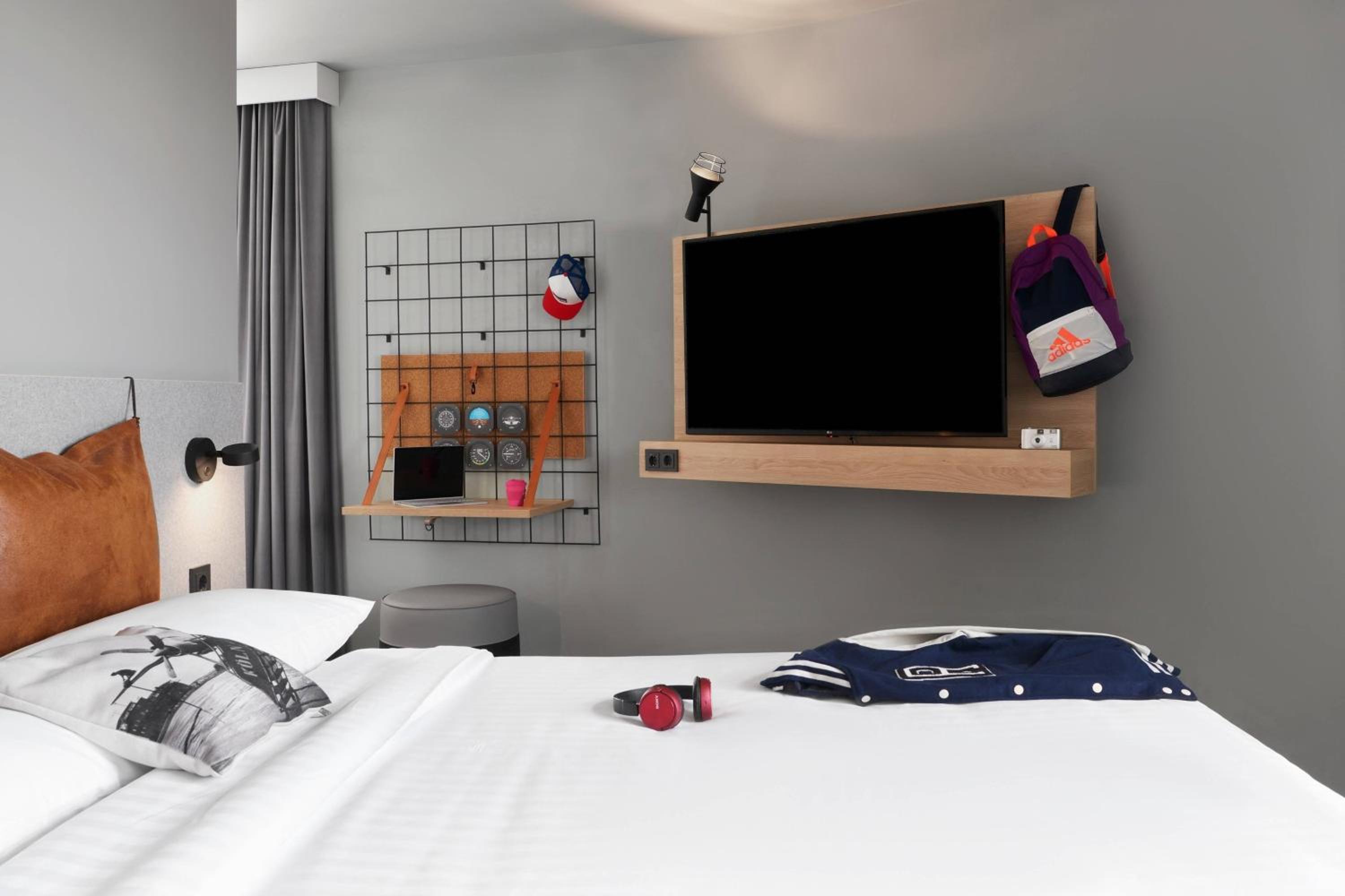Moxy Sleeper Family, Guest room, 1 Queen, Sofa bed