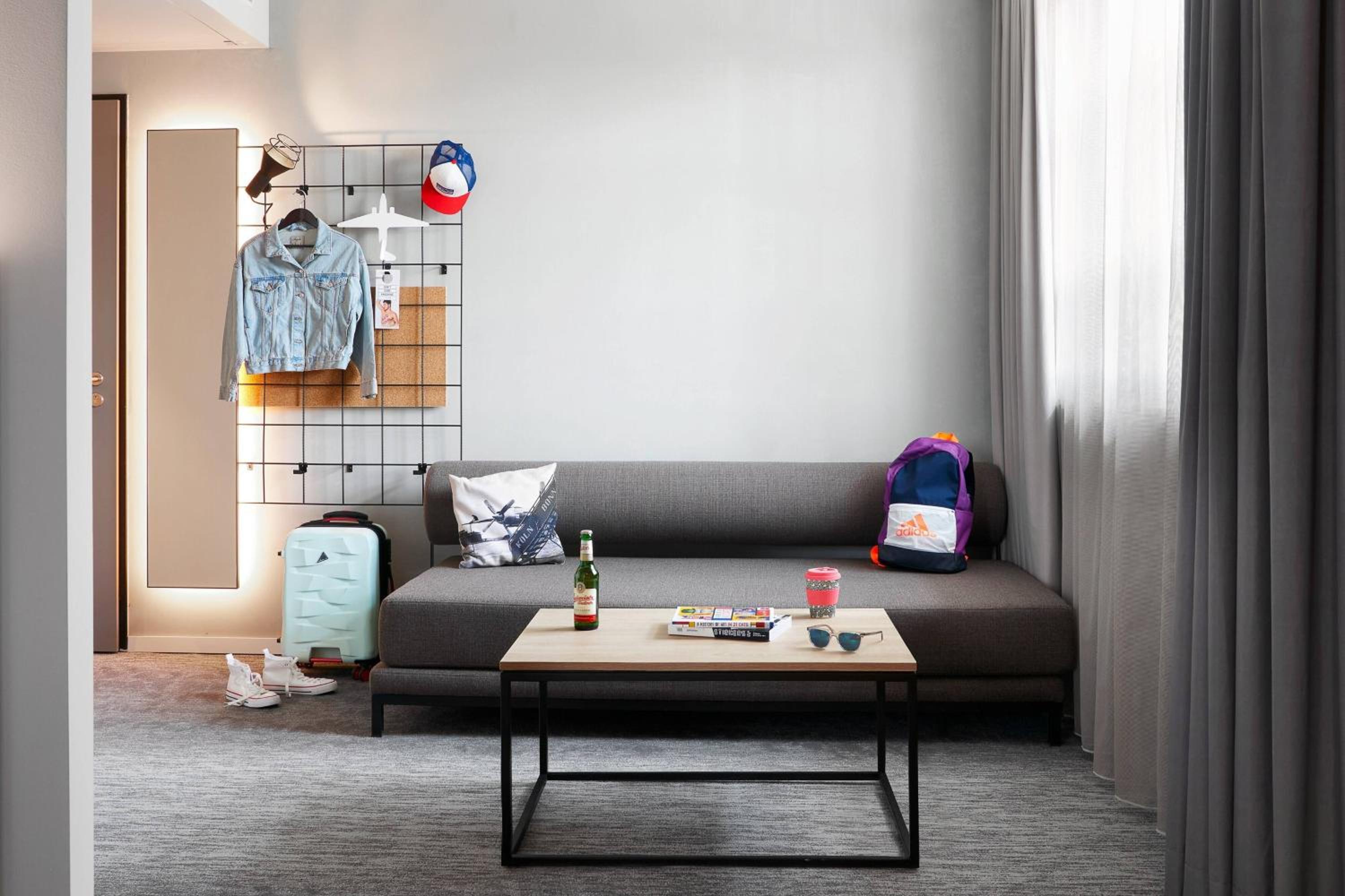 Moxy Sleeper Family, Guest room, 1 Queen, Sofa bed