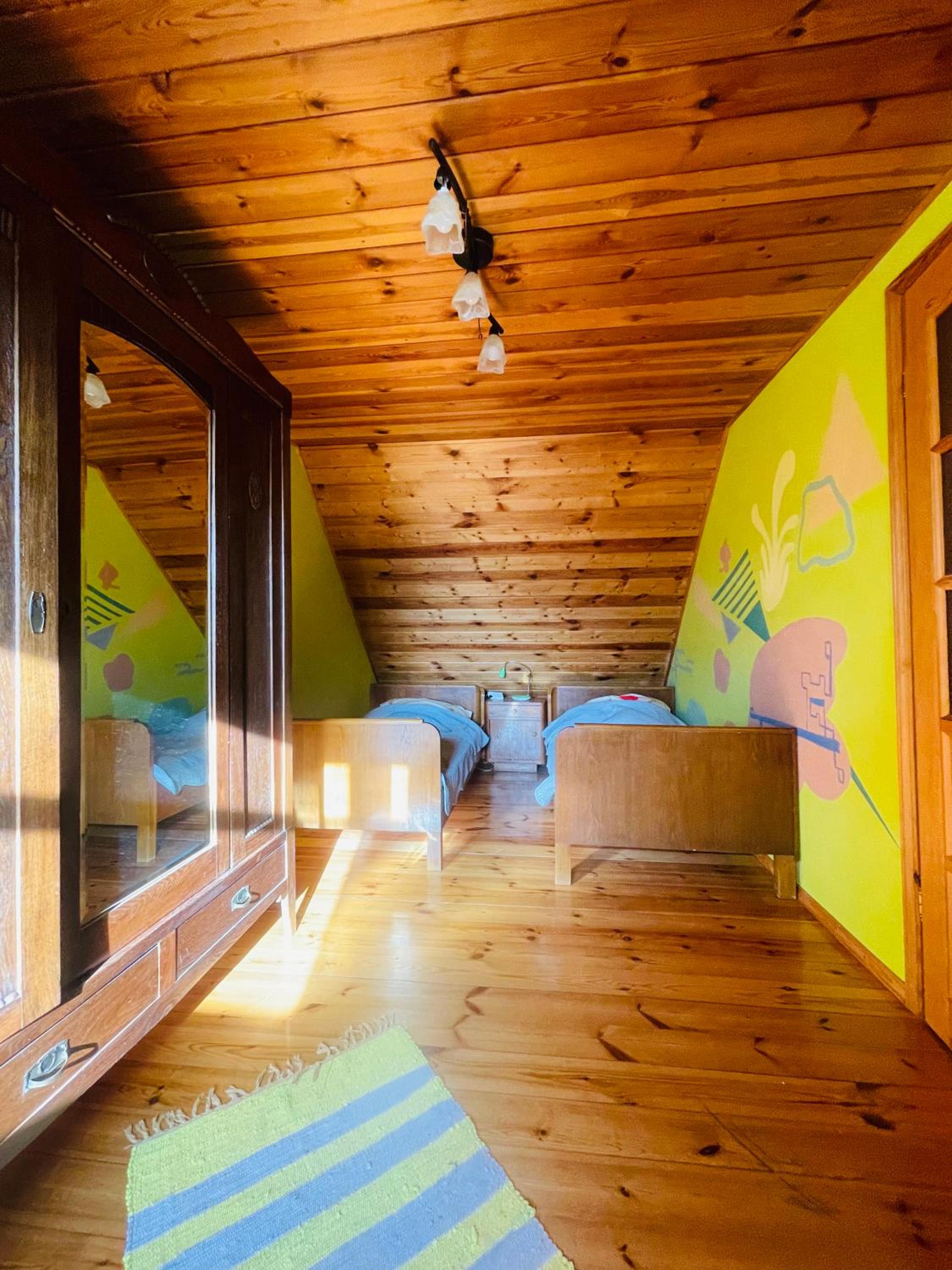 Studio - Split Level photo 1