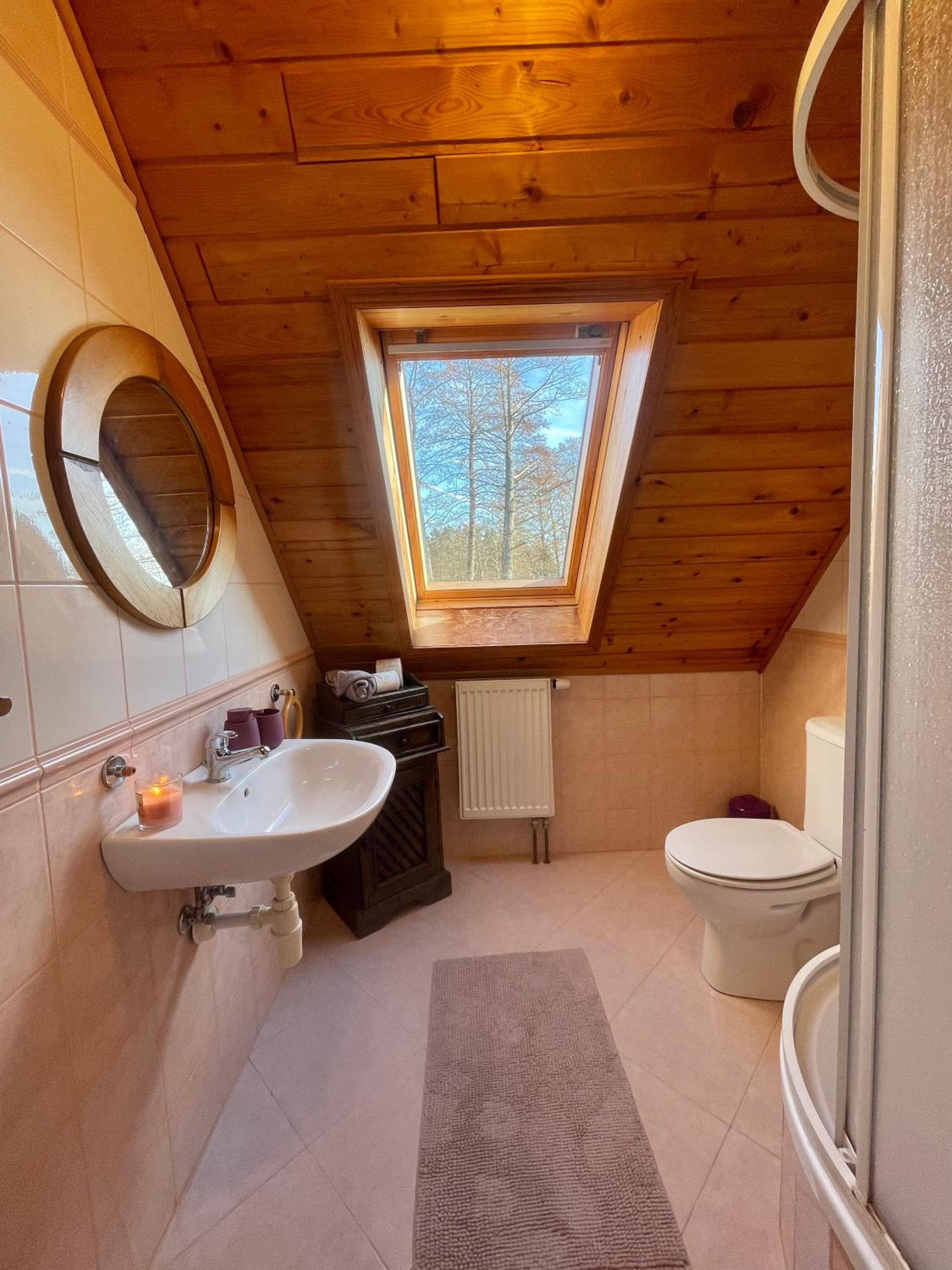 Deluxe Room (2 Adults + 1 Child) photo 2
