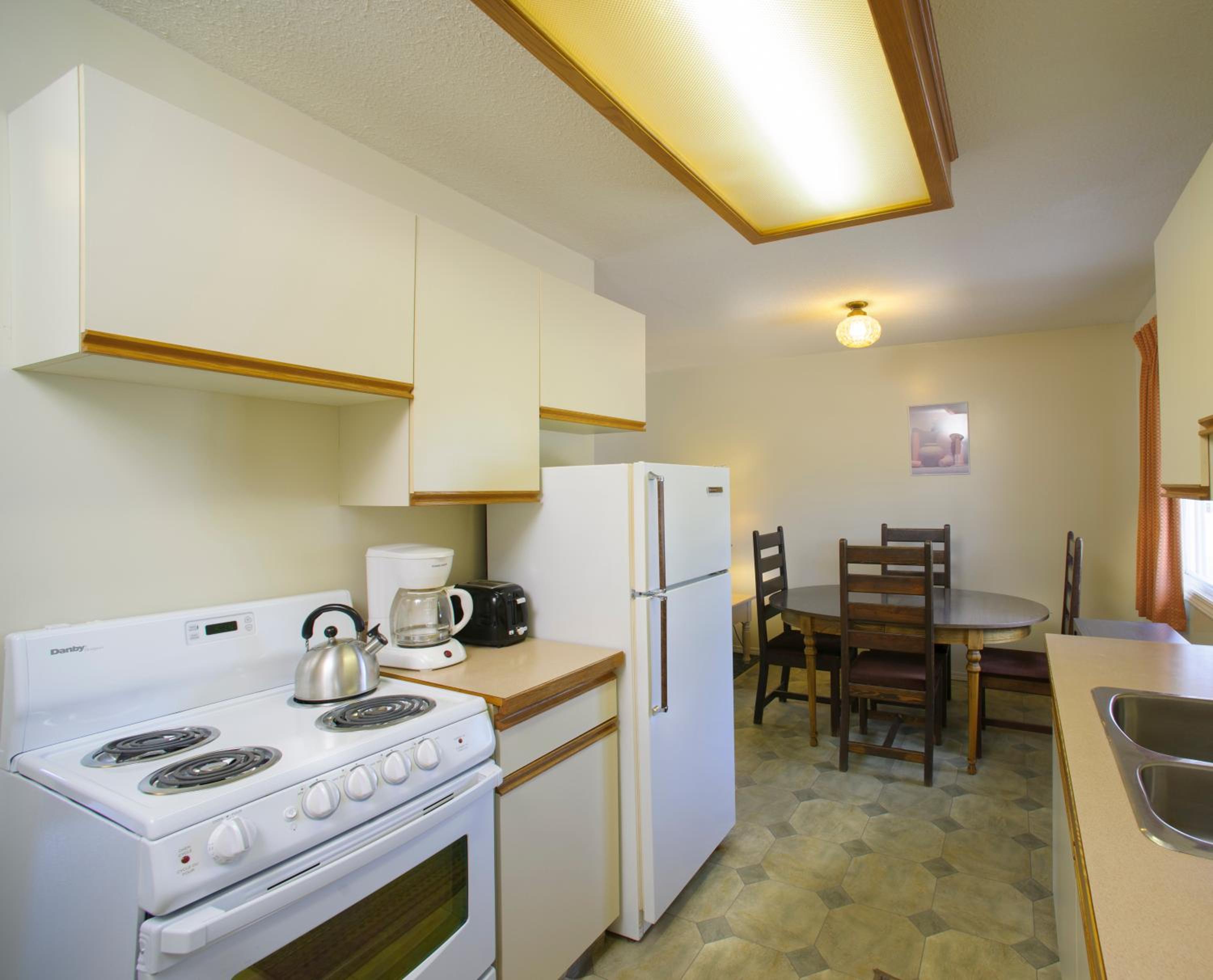 Family Room - Photo 2