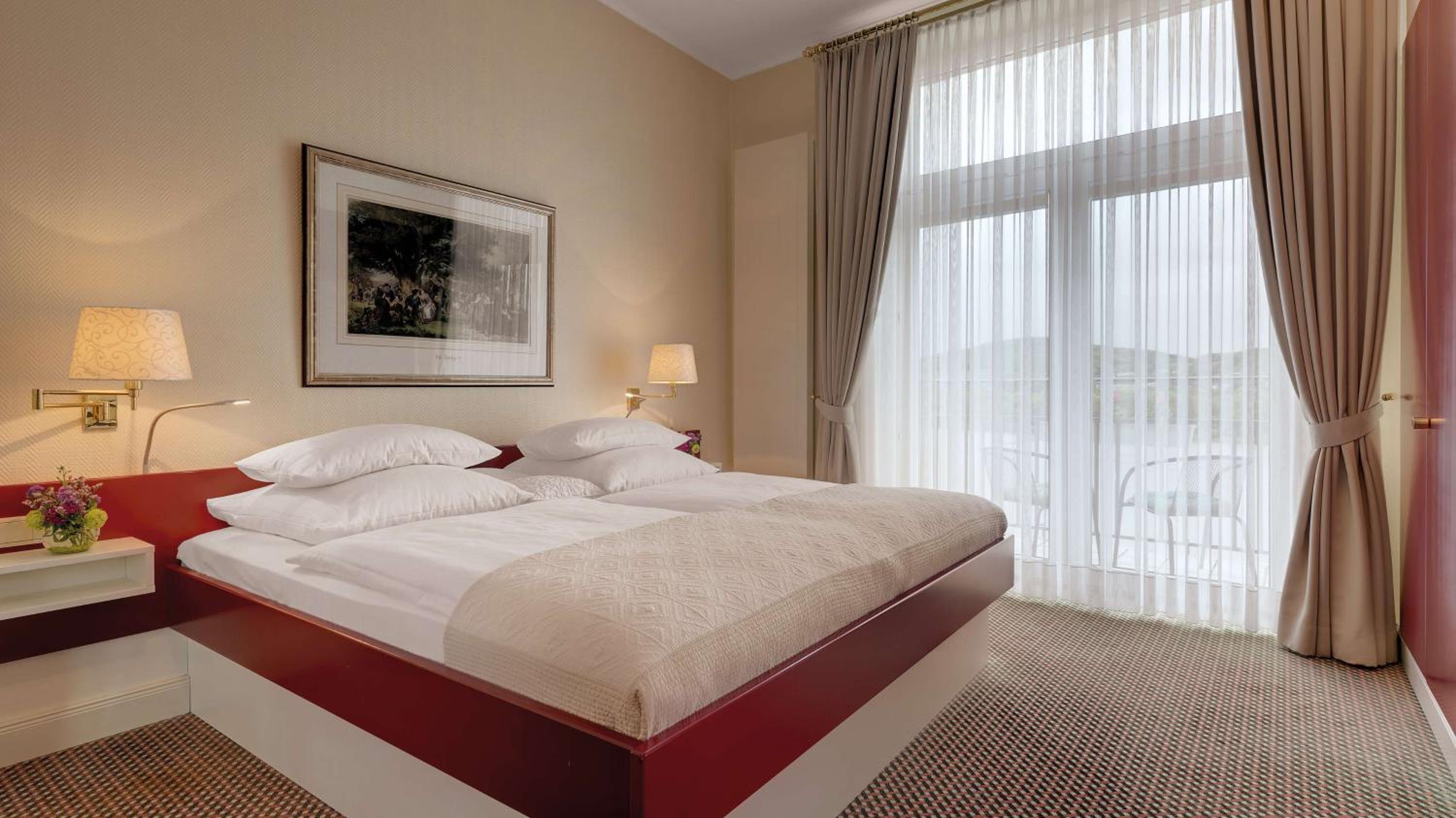 Junior Suite with Balcony - Photo 1