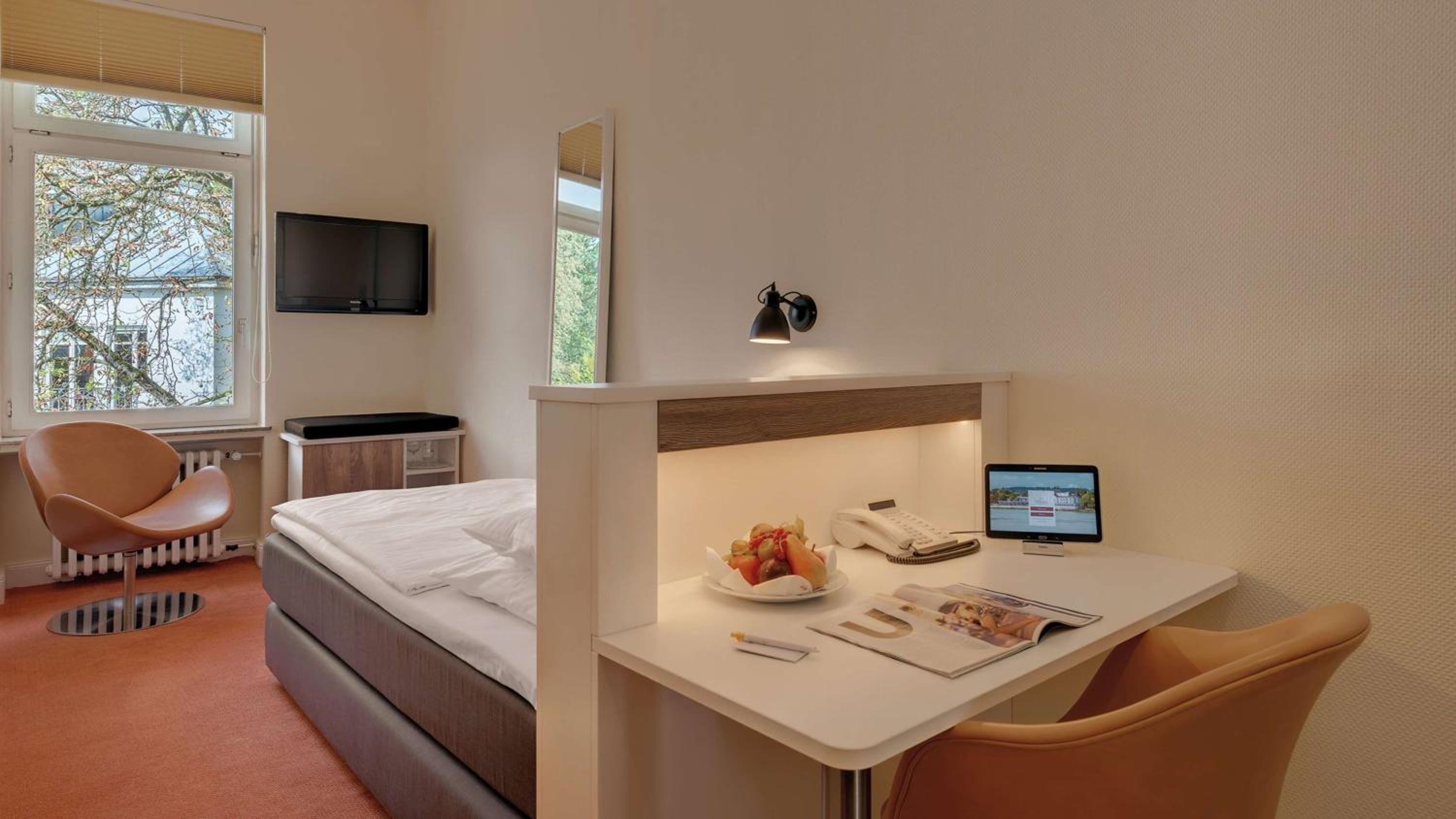 Standard Single Room with Courtyard View