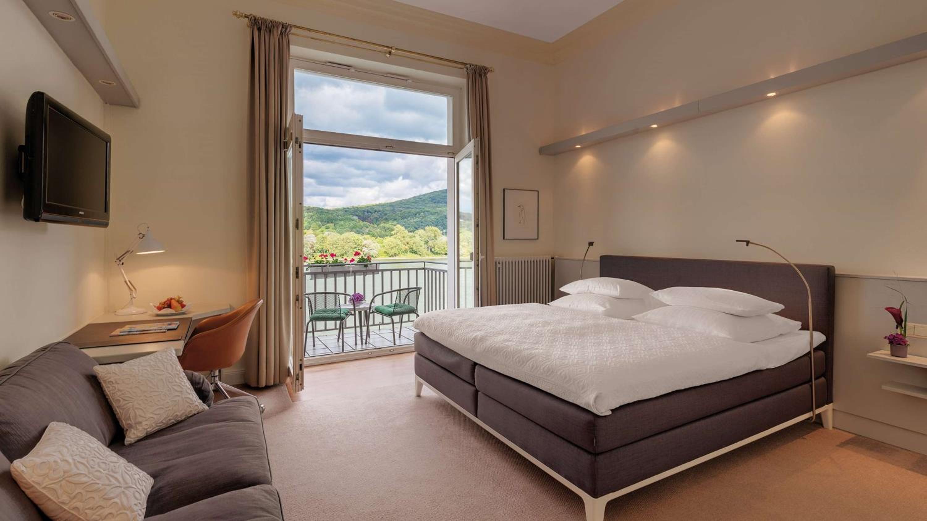 Comfort Double Room with River View and balcony - Photo 4