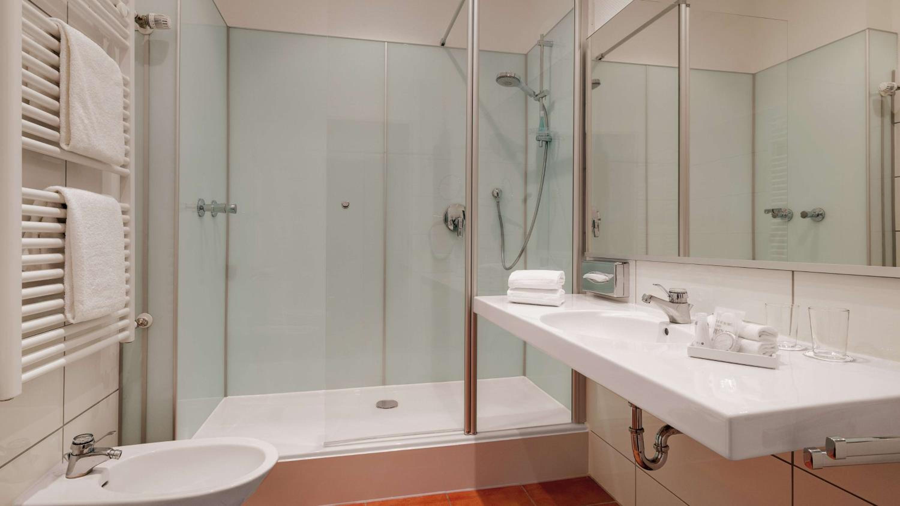 Comfort Double Room with River View and balcony - Photo 6