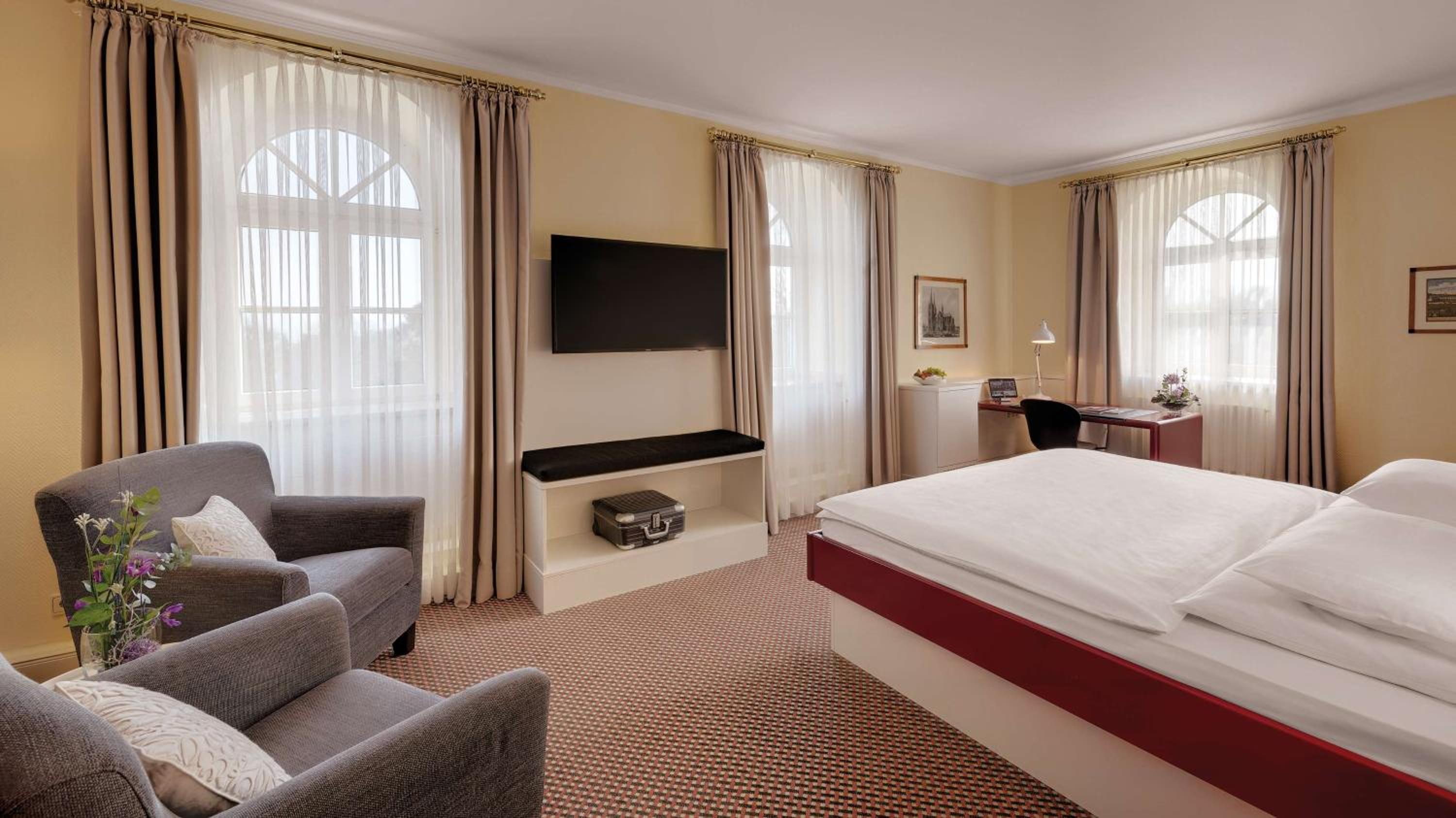 Double Room with Partial River View without balcony - Photo 1