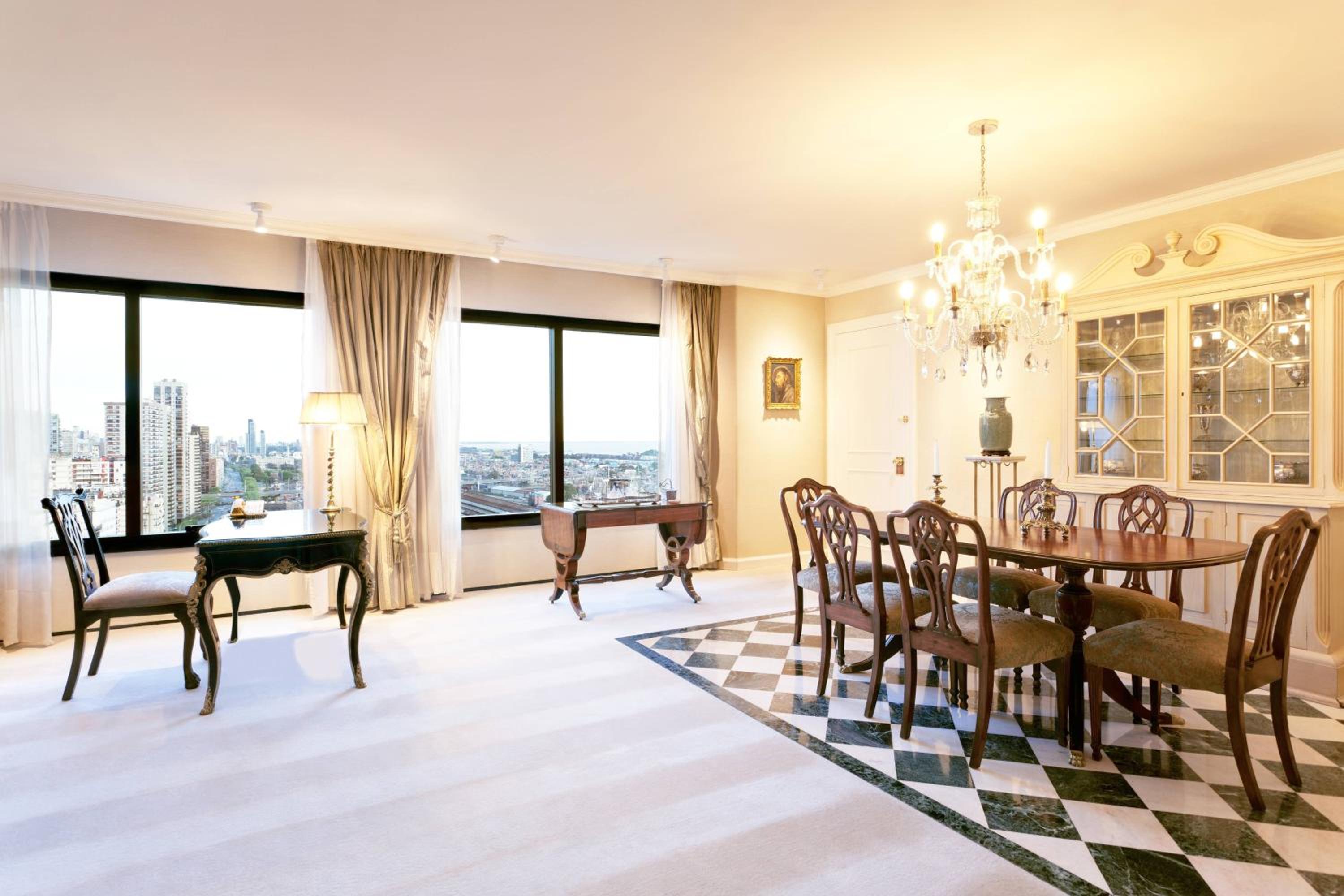 San Martin Suite - Club Lounge
