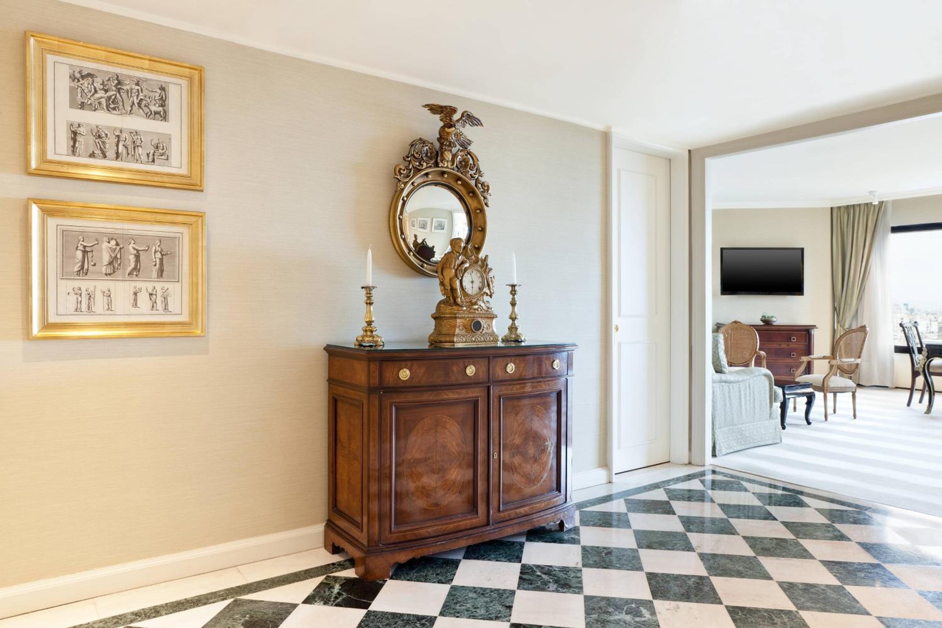 San Martin Suite - Club Lounge