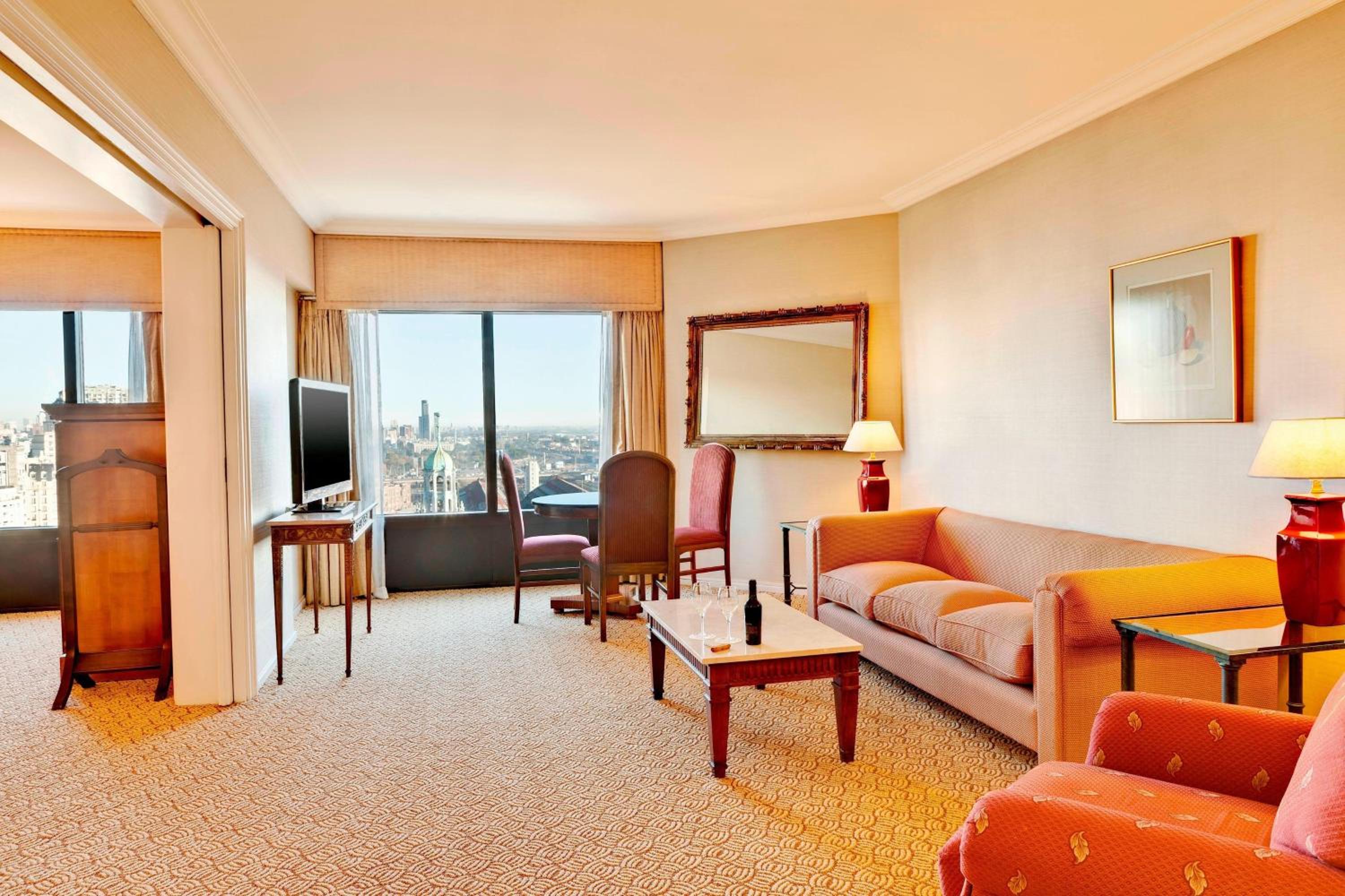 One-Bedroom Premier Suite - Club Lounge