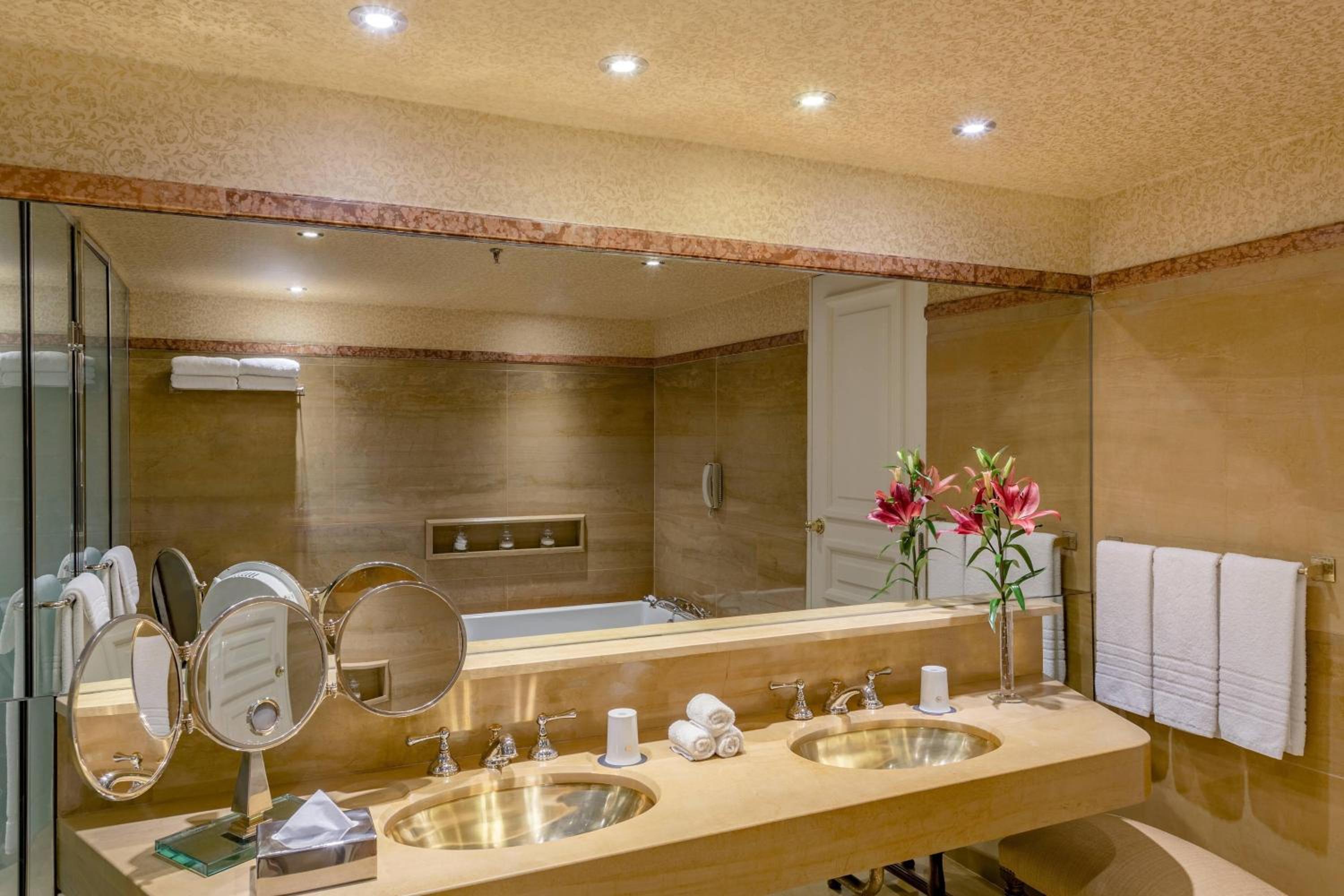 San Martin Suite - Club Lounge