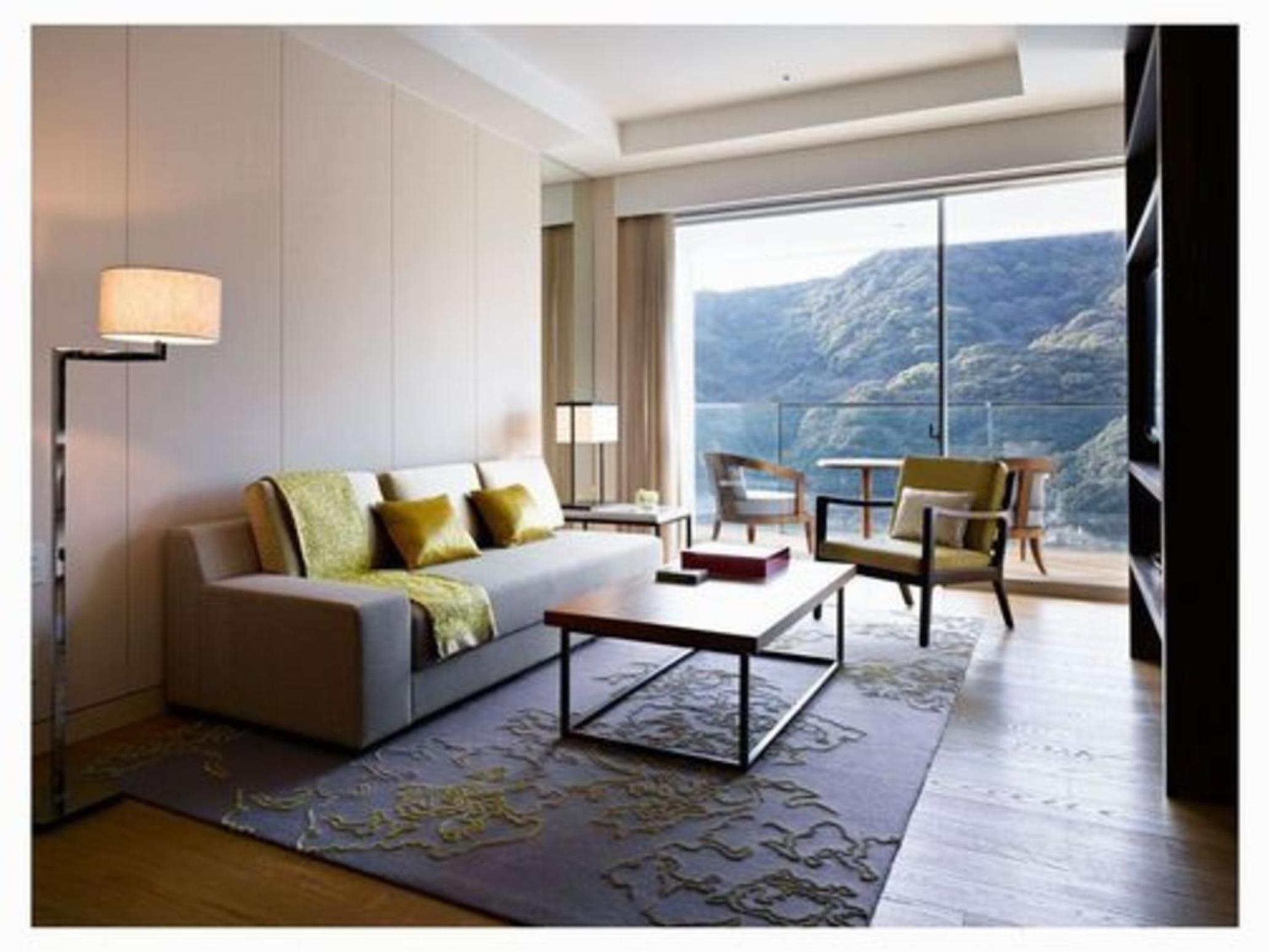 Luxury Twin Room with View Bath