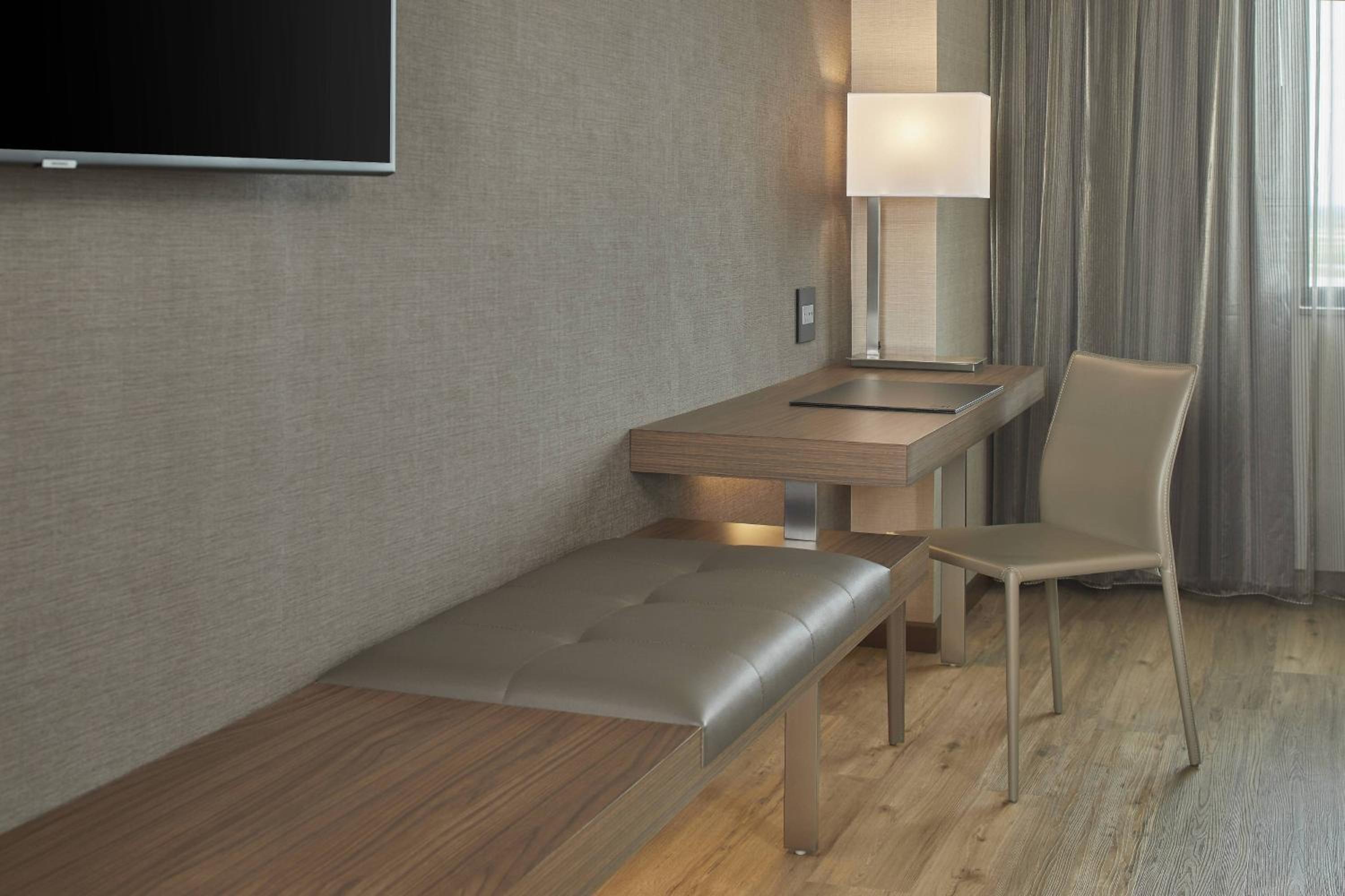 Guest room, 1 King, Sofa bed - Photo 3