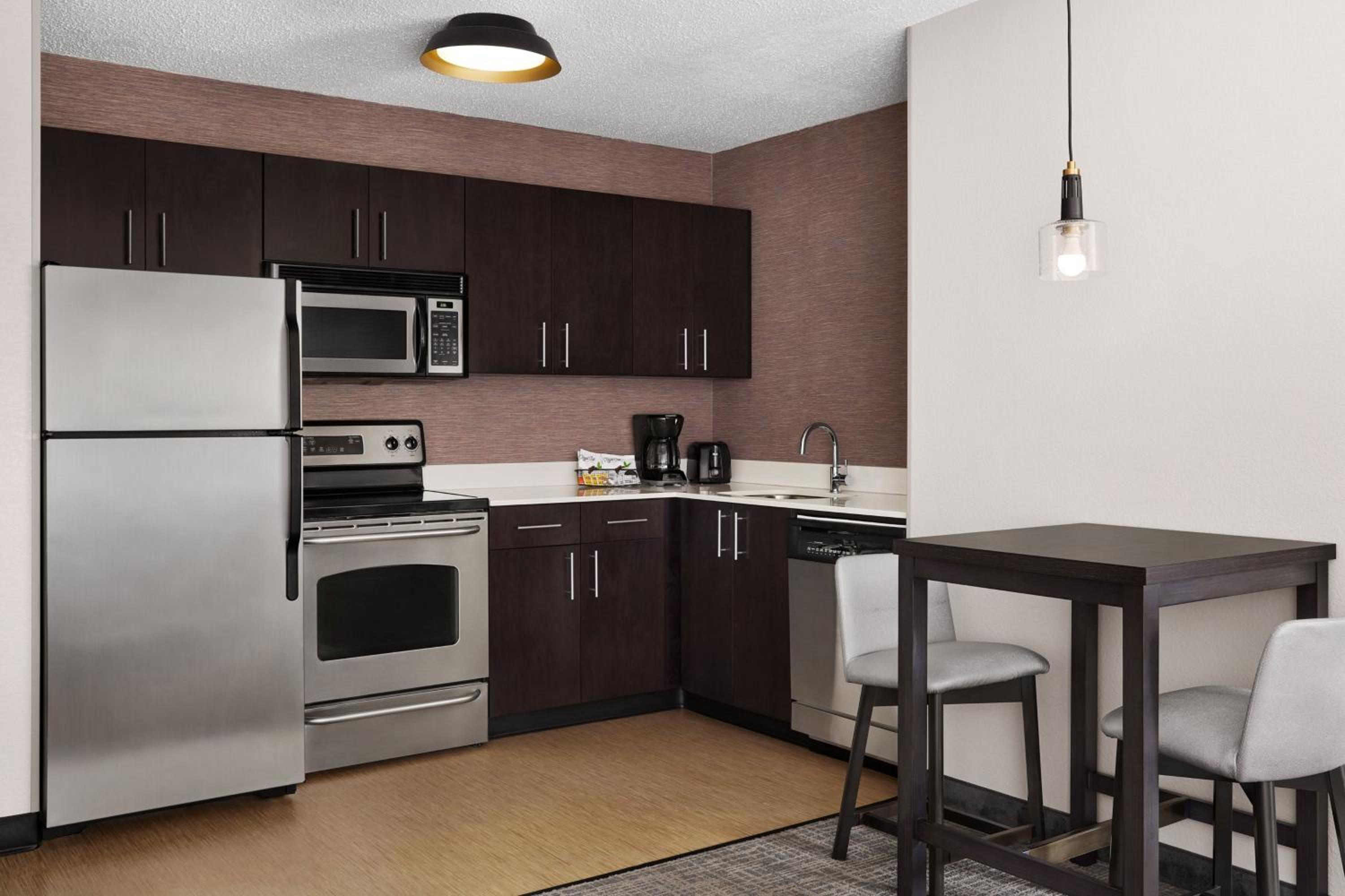 Two-Bedroom Suite - Photo 7