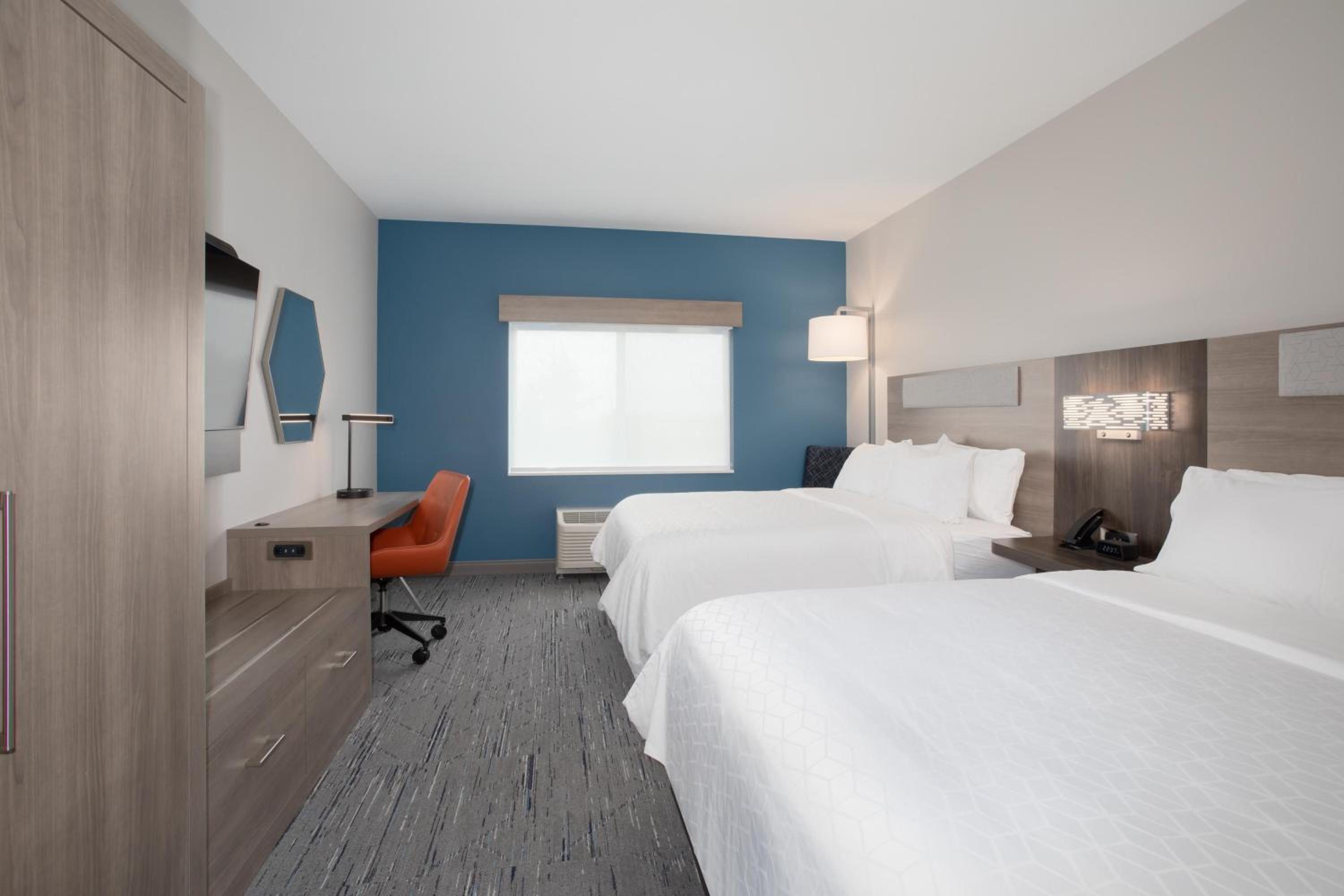 Queen Room with Two Queen Beds - Hearing Accessible/Non-Smoking - Photo 1
