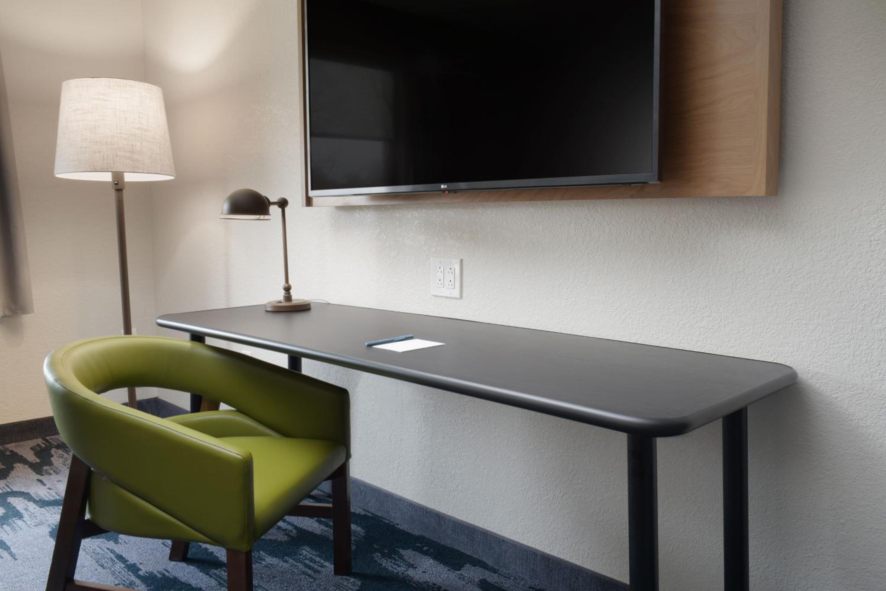 King Room - Mobility Accessible - Photo 6