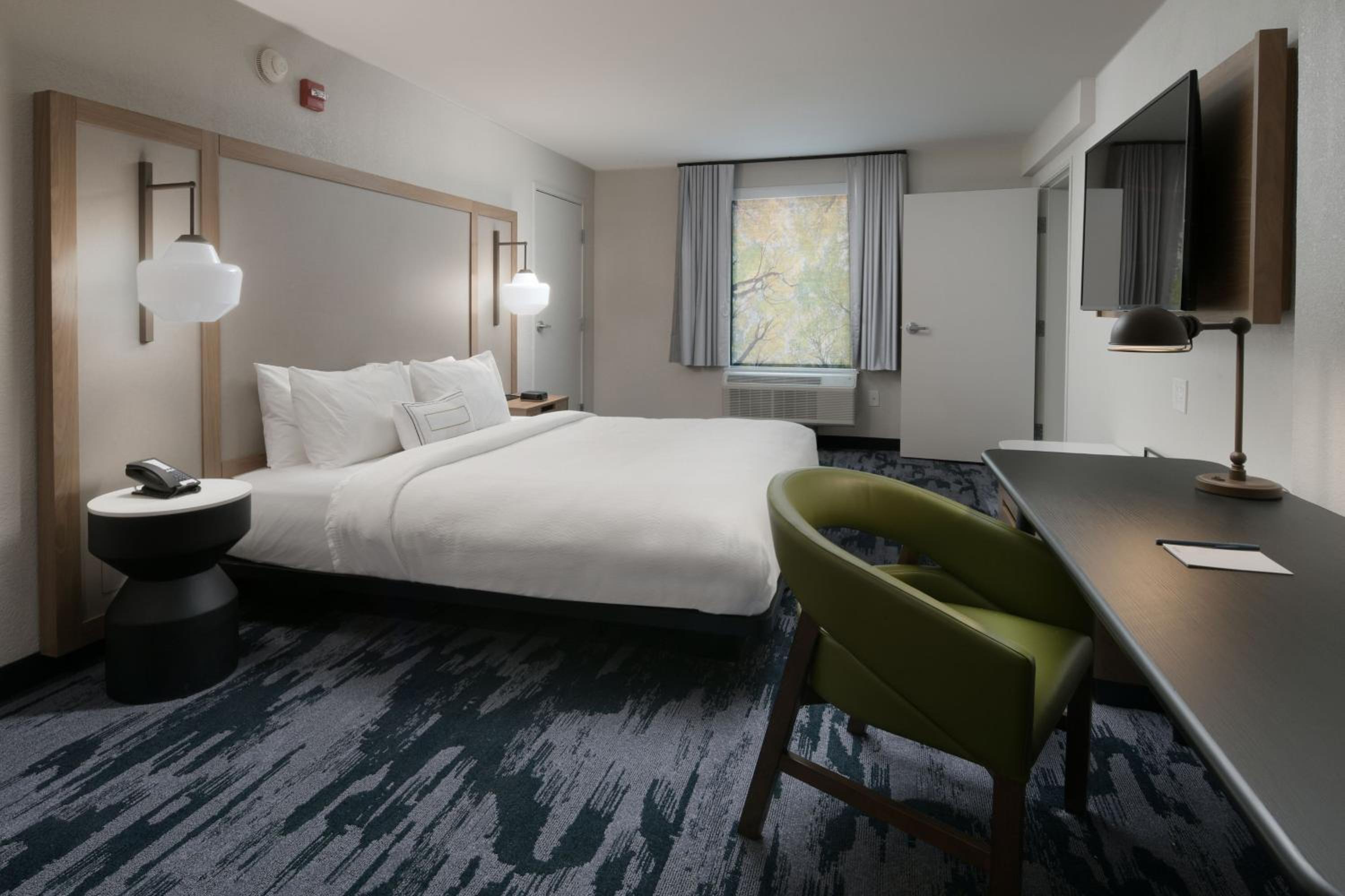 King Room - Mobility Accessible - Photo 1