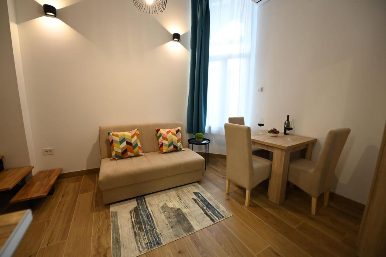 Apartment - Split Level