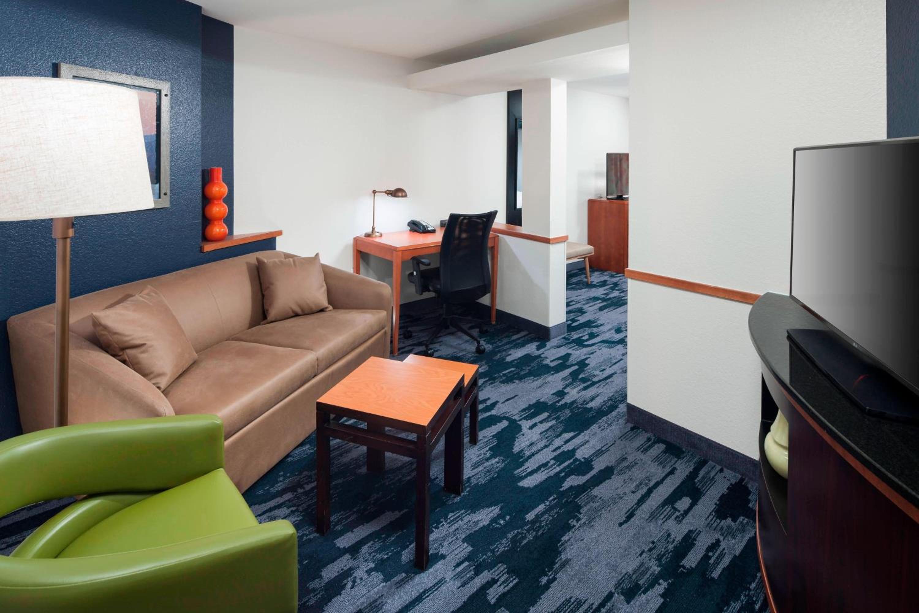 Double Suite with Two Double Beds and Sofa Bed - Photo 4