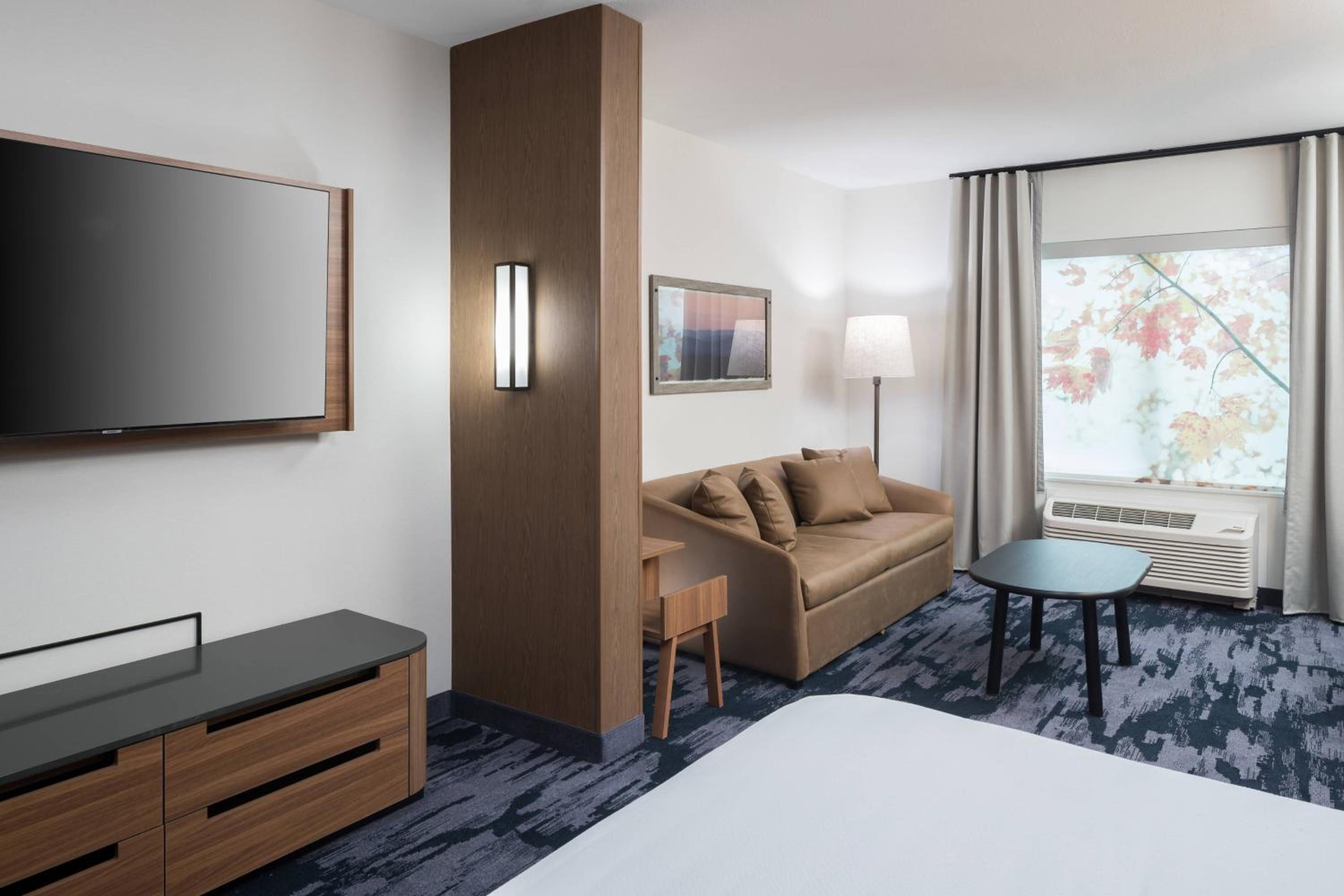 King Suite with Sofa Bed - Photo 4