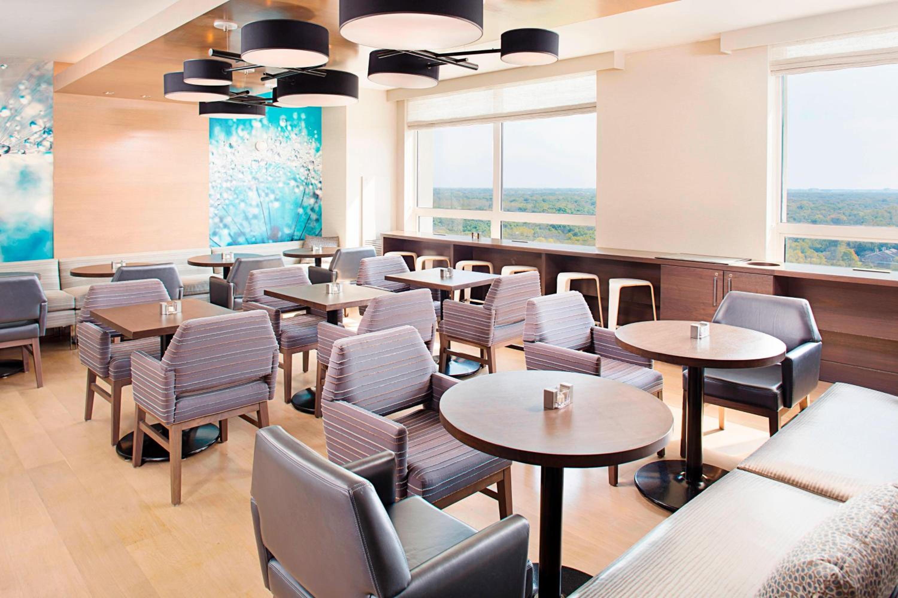 Club King Room