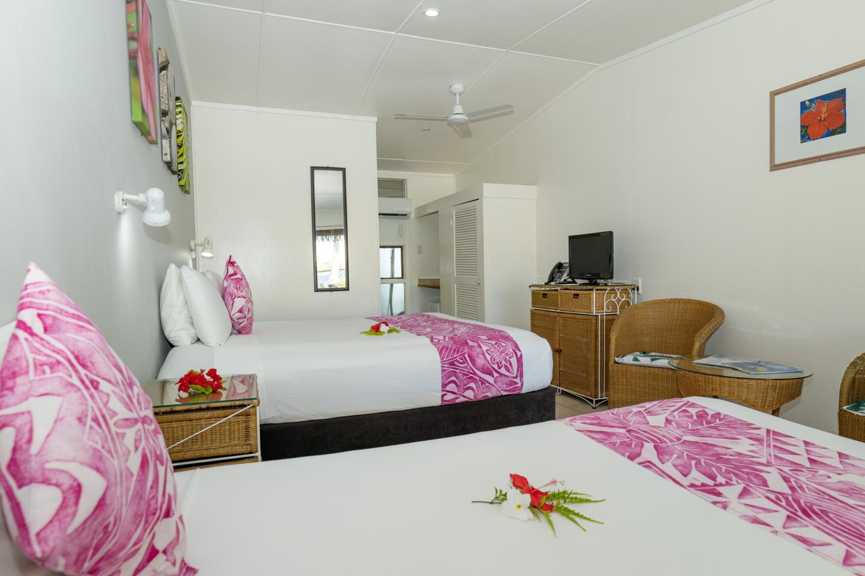 Poolside Room photo 3