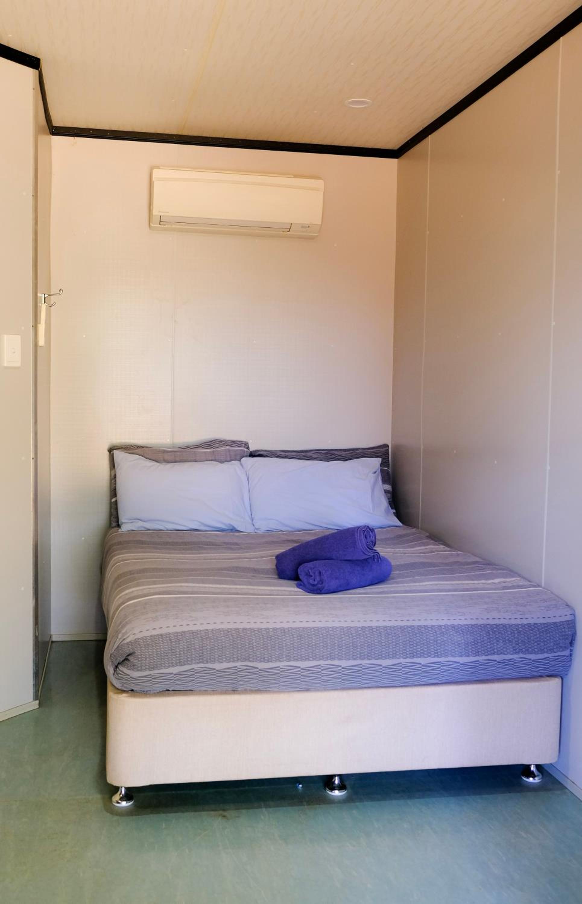 Double Room with Private Bathroom - Photo 6